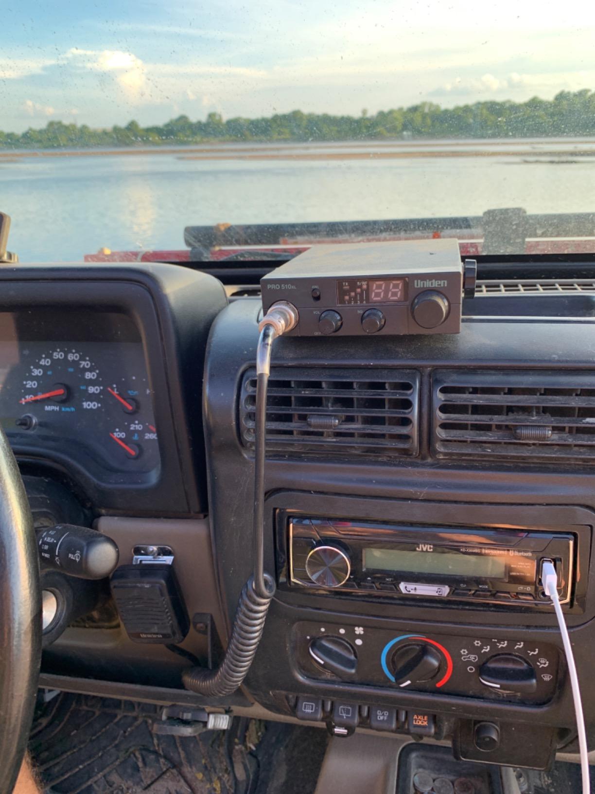 Uniden PRO510XL Pro Series 40-Channel CB Radio. Compact Design. Backlit LCD Display. Public Address. ANL Switch and 7 Watts of Audio Output. Unique PLL Circuit. S/RF LED Meter. , Black customer photo 2