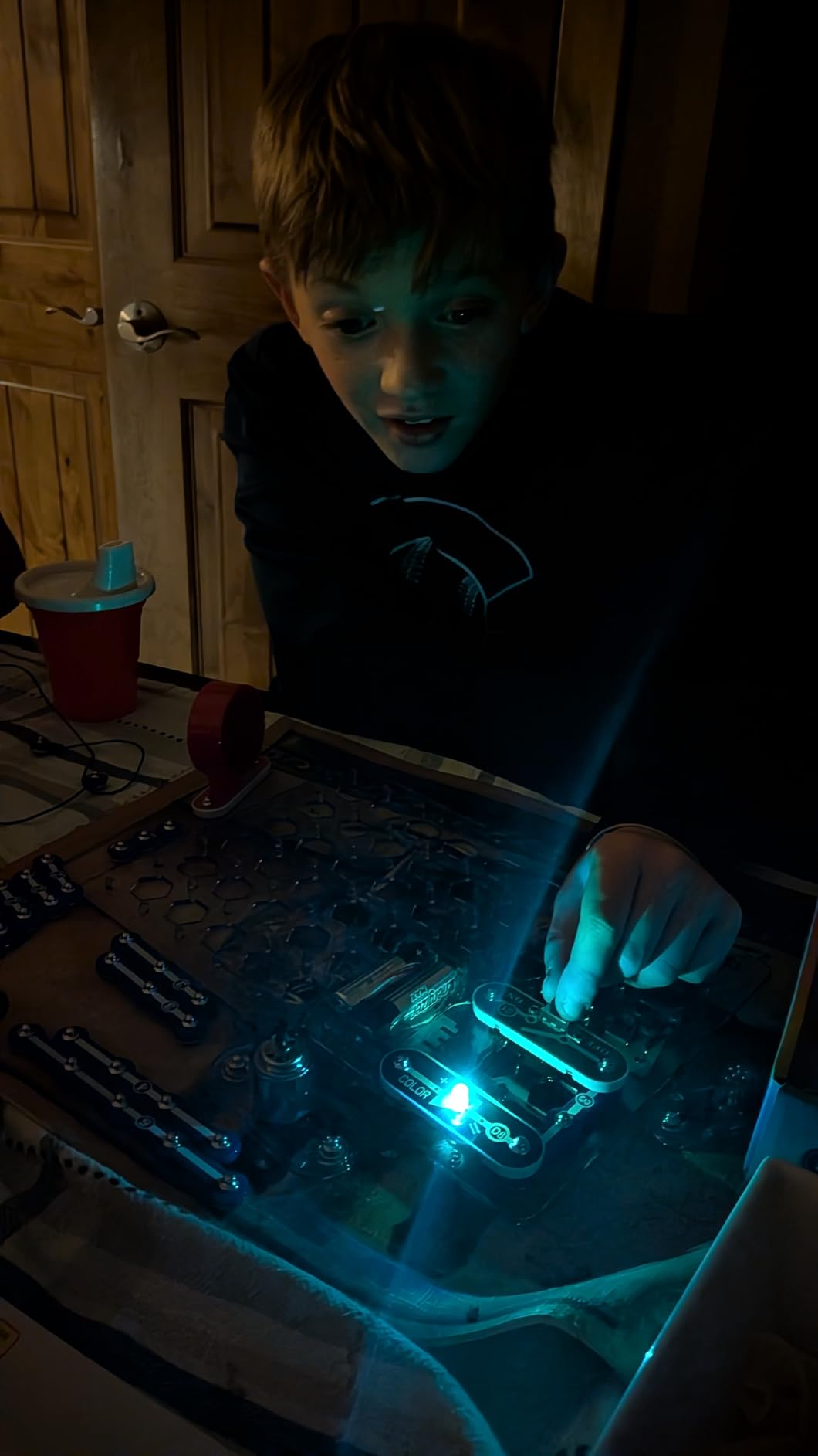 Snap Circuits Classic SC-300 Electronics Exploration Kit | Over 300 Projects | Full Color Manual Parts | STEM Educational Toy for Kids 8+ customer photo 1