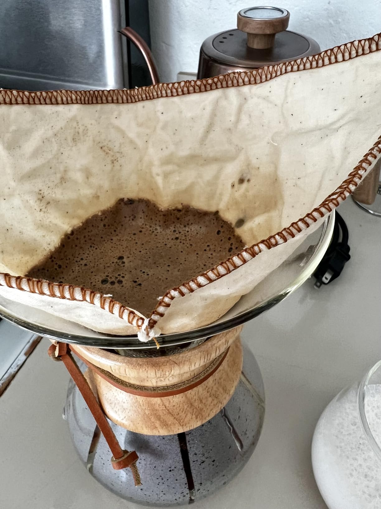 Chemex Pour-Over Glass Coffeemaker - Classic Series - 6-Cup - Exclusive Packaging customer photo 1