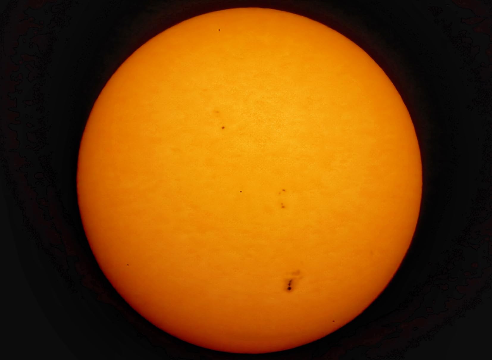 Celestron EclipSmart Safe Solar Eclipse Telescope Filter - Meets ISO 12312-2:2015(E) Standards - Works with Existing 127 and 130 Telescopes - Observe Solar Eclipses and Sunspots, Black customer photo 1