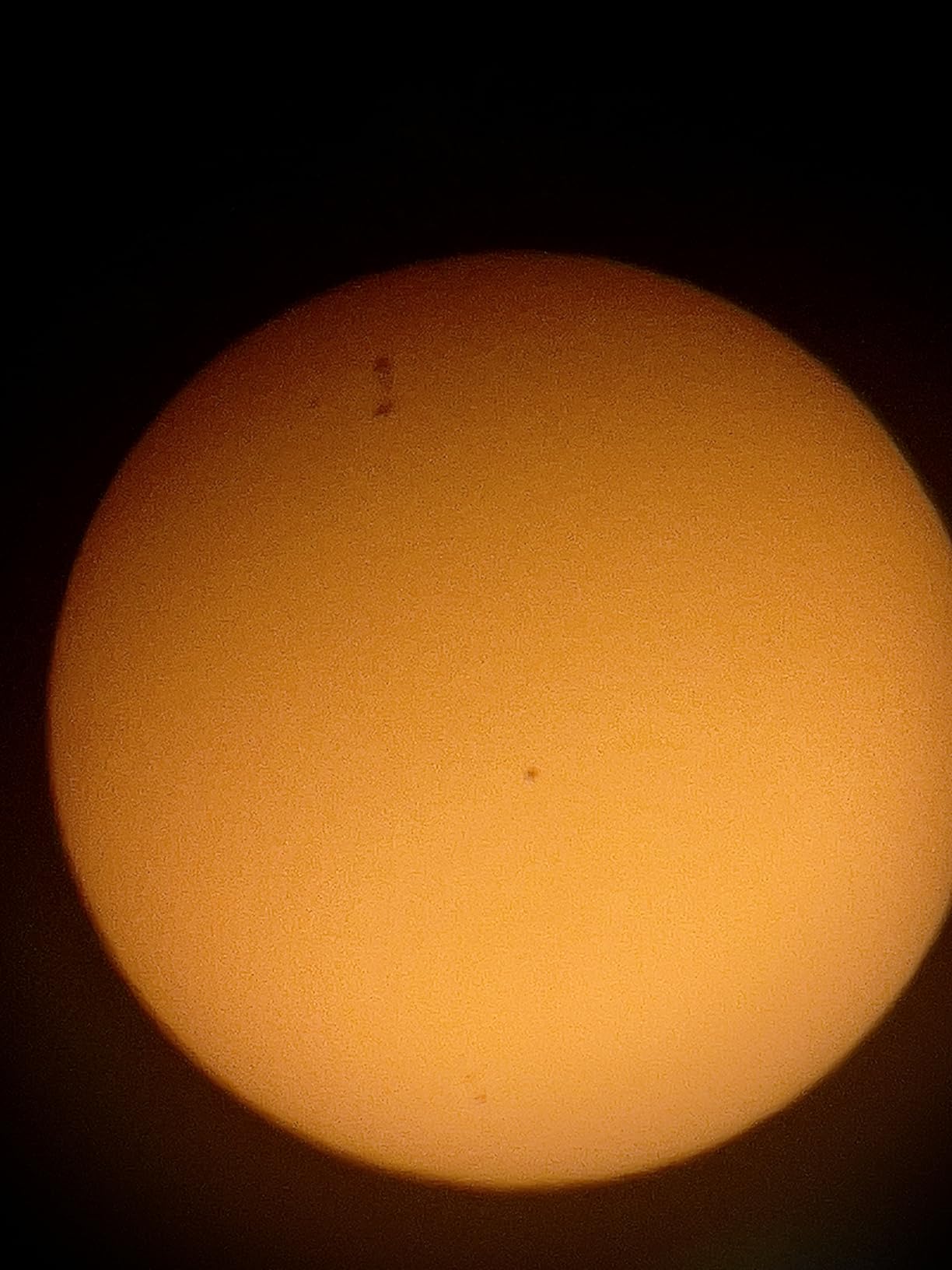 Celestron EclipSmart Safe Solar Eclipse Telescope Filter - Meets ISO 12312-2:2015(E) Standards - Works with Existing 127 and 130 Telescopes - Observe Solar Eclipses and Sunspots, Black customer photo 2