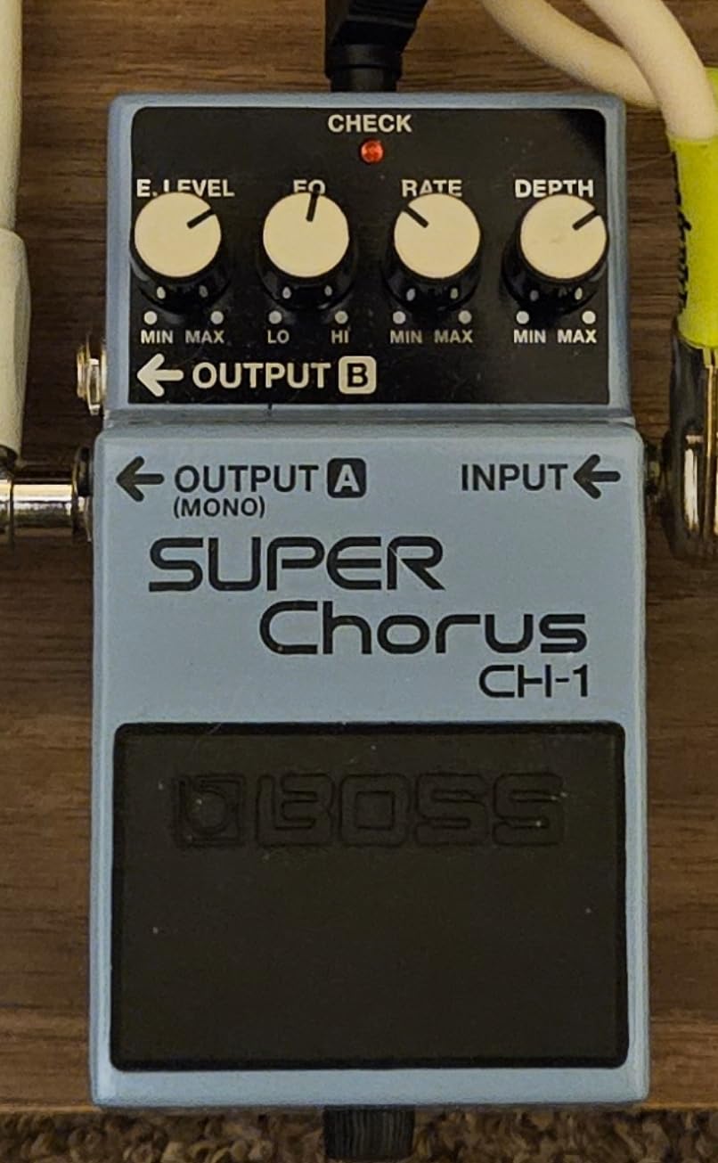 BOSS CH-1 SUPER Chorus | Classic Compact Chorus Effects Pedal | Cystal-Clear Tone for Guitar & Keyboards | Versatile Sound Shaping | Mono & Stereo Connectivity | Easy-to-Use Controls customer photo 2