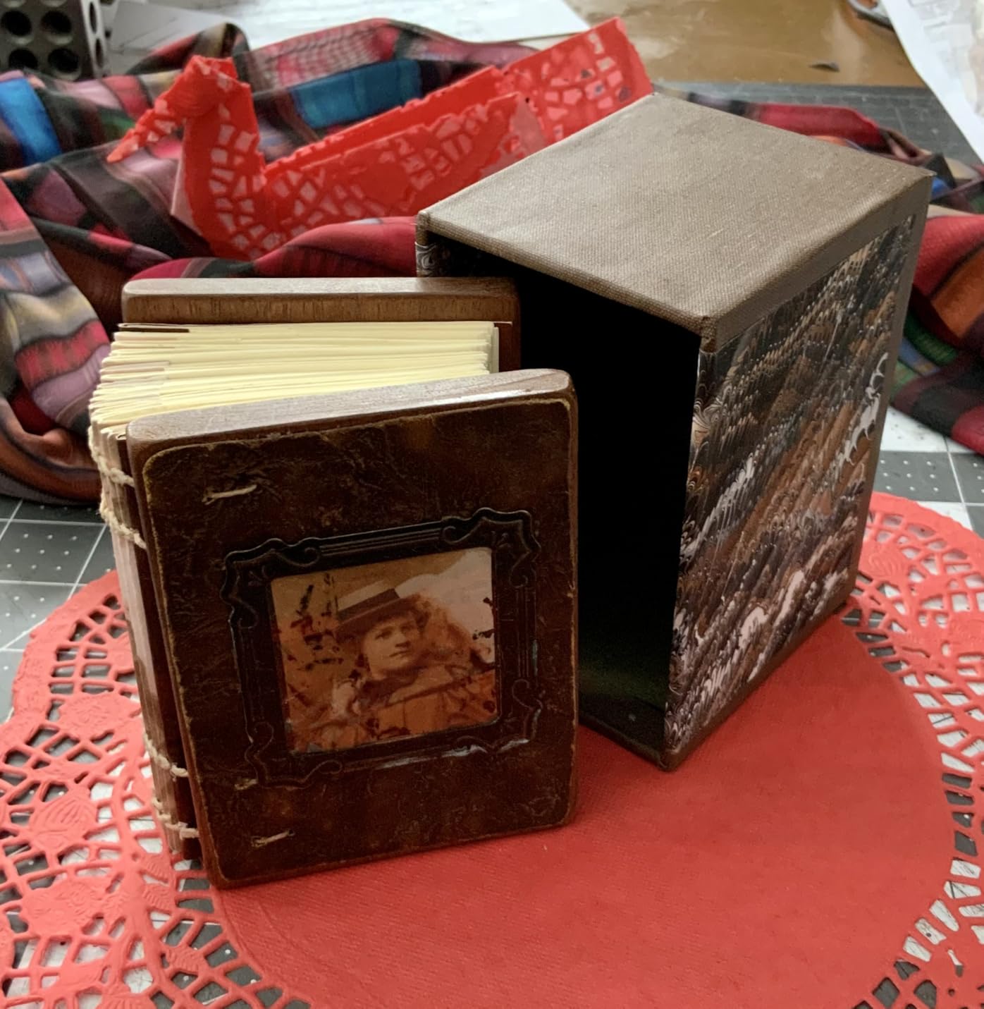 CARL Heavy Duty Rotary Paper Trimmer - 12238, Black/Silver, 18inch customer photo 2