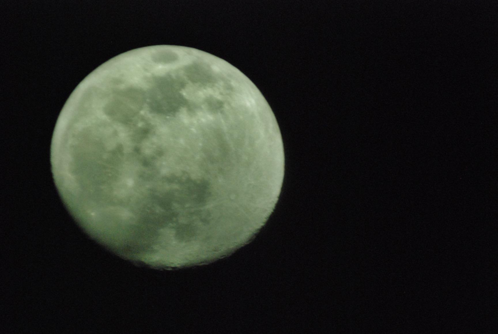 Celestron - PowerSeeker 127EQ Telescope - Manual German Equatorial Telescope for Beginners - Compact and Portable - Bonus Astronomy Software Package - 127mm Aperture customer photo 1