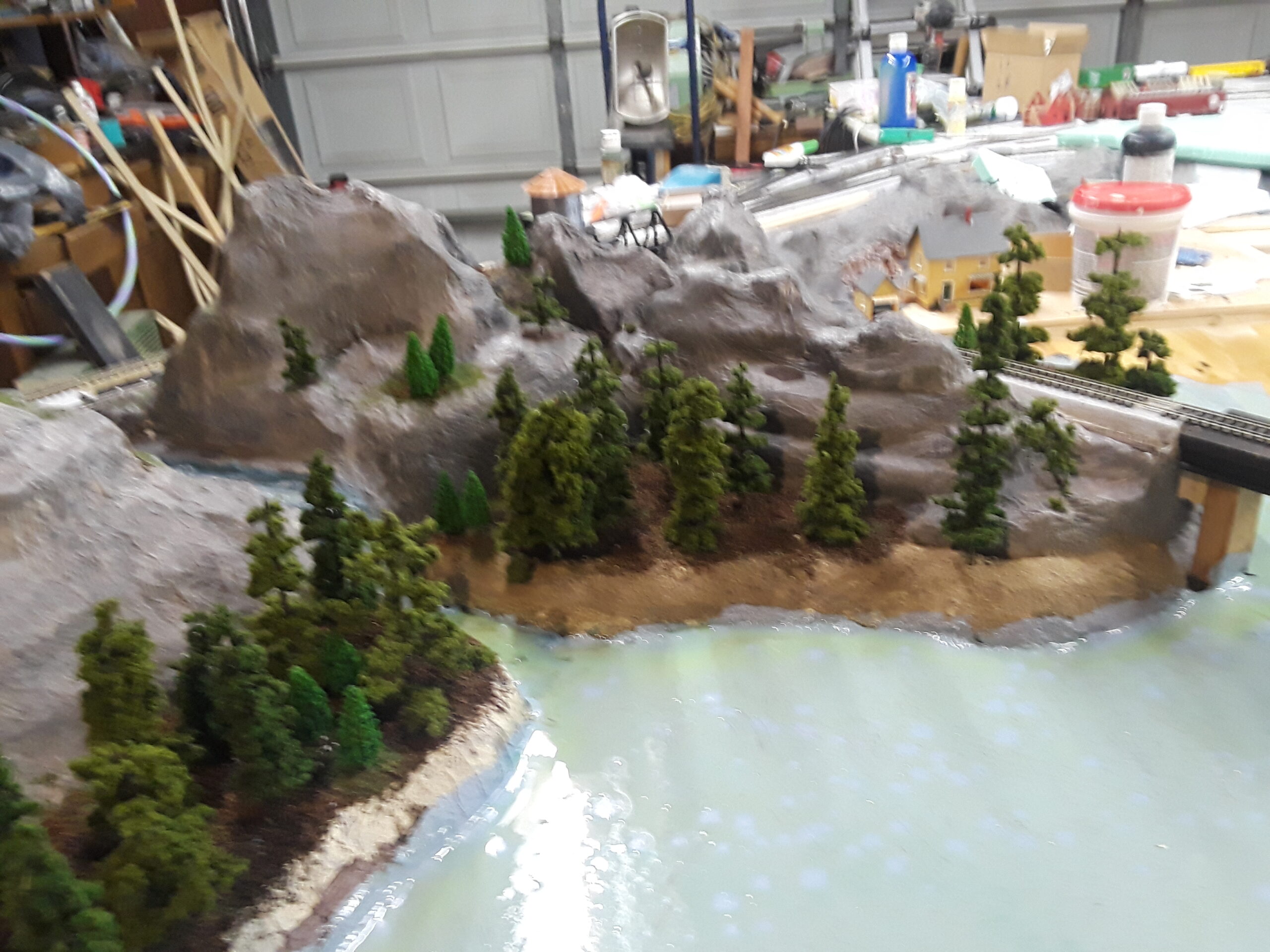 Woodland Scenics Clump Foliage 57.7 Cubic Inches-Medium Green customer photo 1