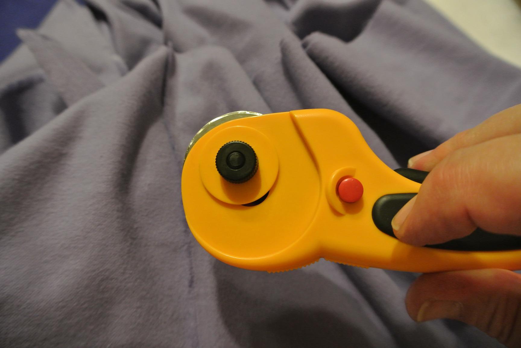 OLFA 45mm Ergonomic Rotary Cutter (RTY-2/DX) - Rotary Fabric Cutter w/Blade Cover & Squeeze Trigger for Quilting, Sewing, Crafts, Replacement Blade: OLFA RB45-1H customer photo 2