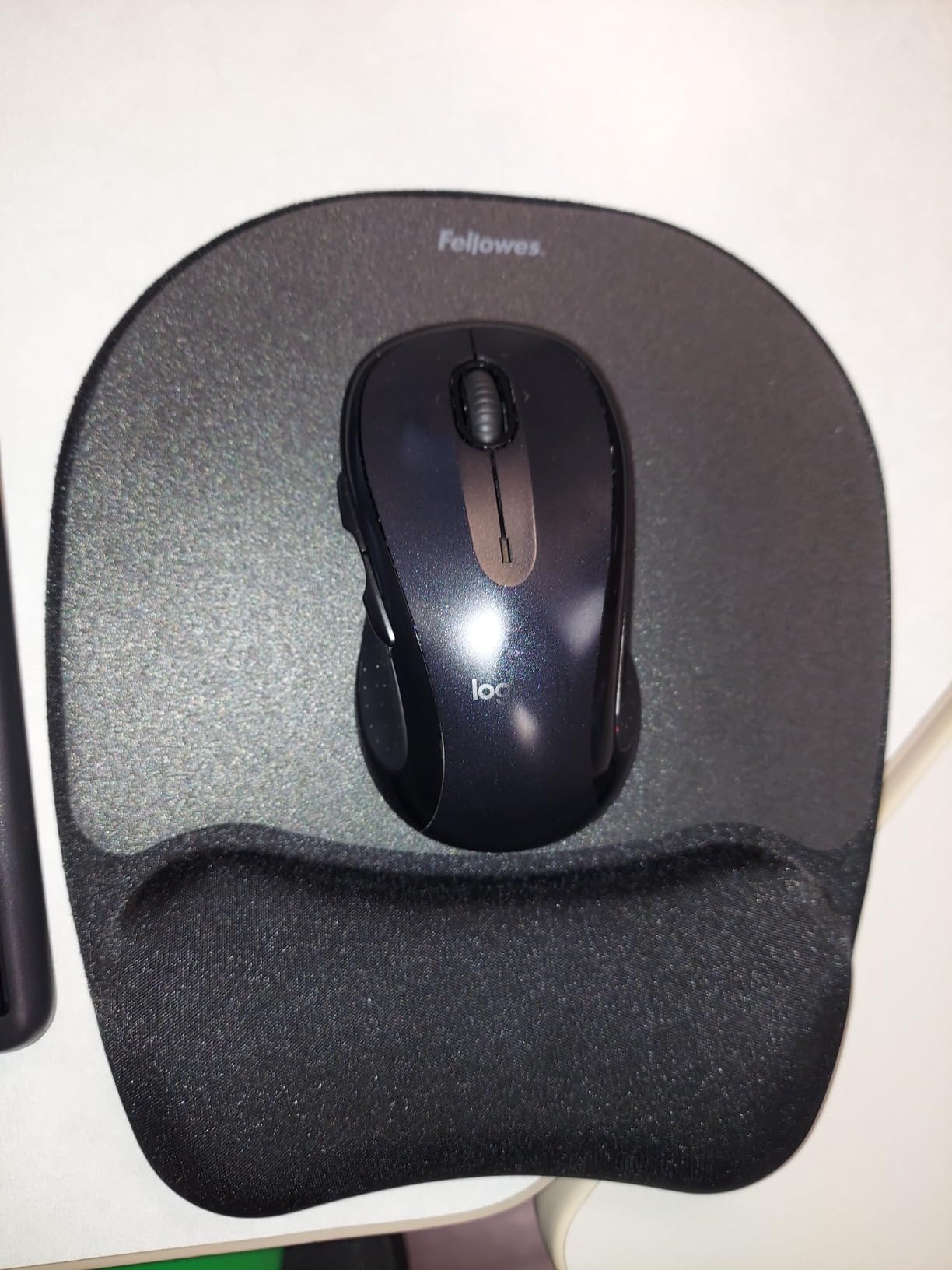Fellowes Memory Foam Mouse Pad/Wrist Rest- Black (9176501) customer photo 2