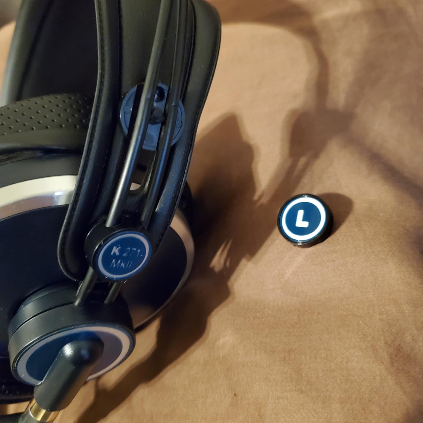 AKG Pro Audio K271 MKII Over-Ear, Closed-Back, Professional Studio Headphones, Black customer photo 1