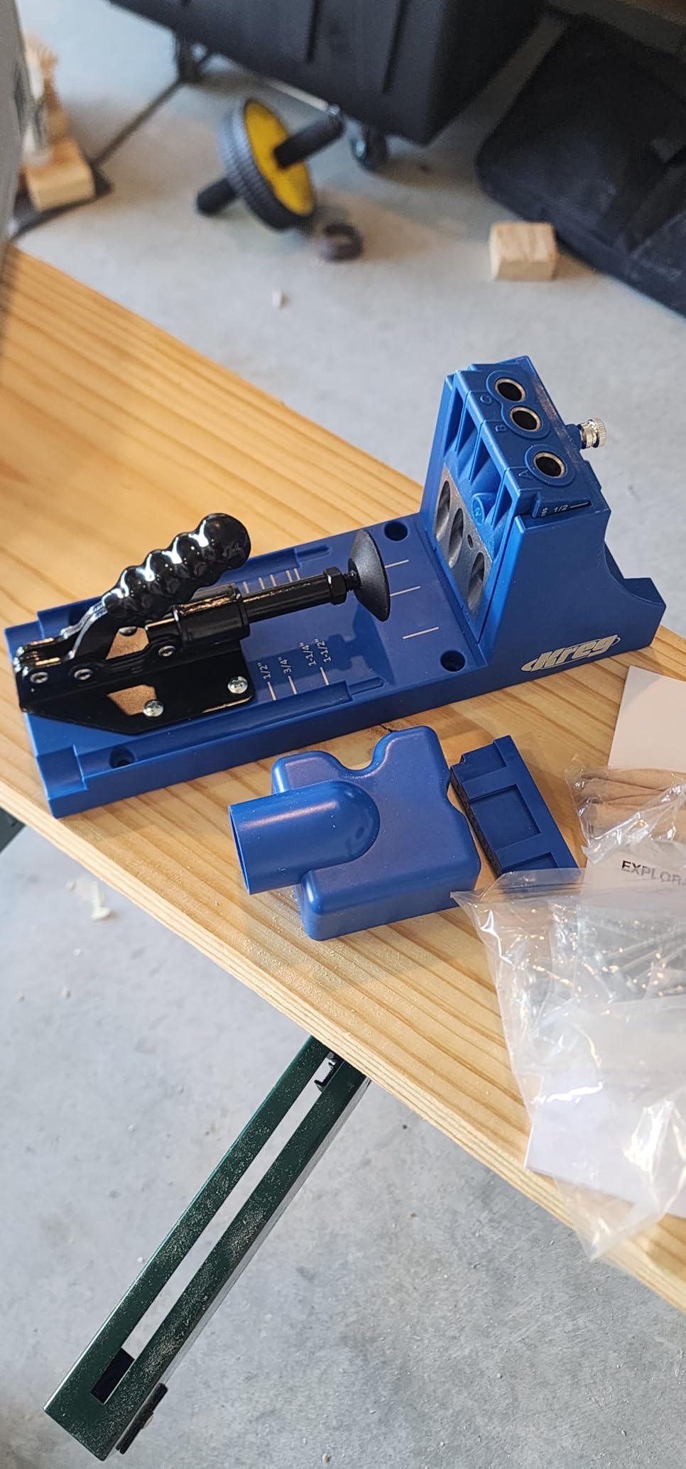 Kreg K4 Pocket Hole Jig - Adjustable, Versatile Jig for Strong Joints - Create Perfect, Rock-Solid Joints - Easily Adjustable Drill Guides - For Materials 1/2