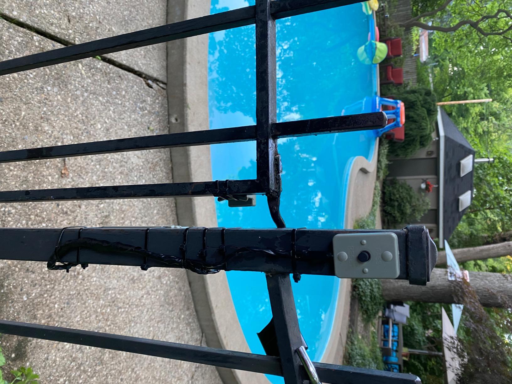 Yardgard Door and Window Pool Alarm, Child Safety UL 2017 Compliant Alarm for Pool Gates and Sliding Doors, Weatherproof, Wireless, Work as a UL Compliant Siren, ETL Certified, Easy to Install, White customer photo 1