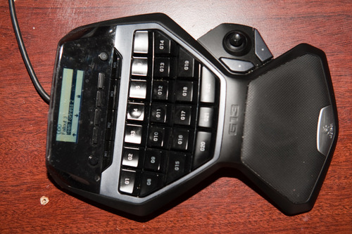 Logitech G13 Programmable Gameboard with LCD Display customer photo 1