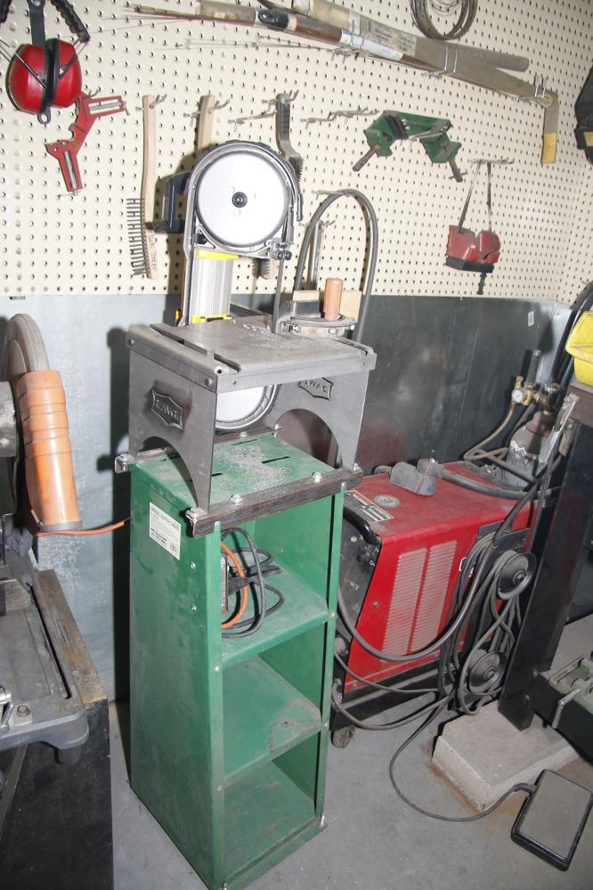 DEWALT Portable Band Saw, Deep Cut, 10 Amp, 5-Inch (DWM120K) customer photo 1