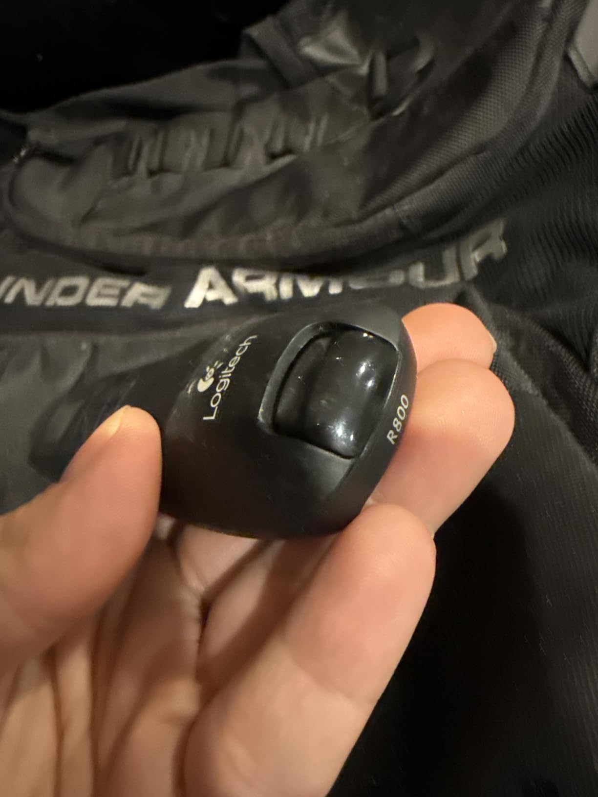 Logitech Wireless Presenter R400, USB-A PowerPoint Clicker with Laser Pointer, Wireless Presentation Clicker Remote customer photo 2