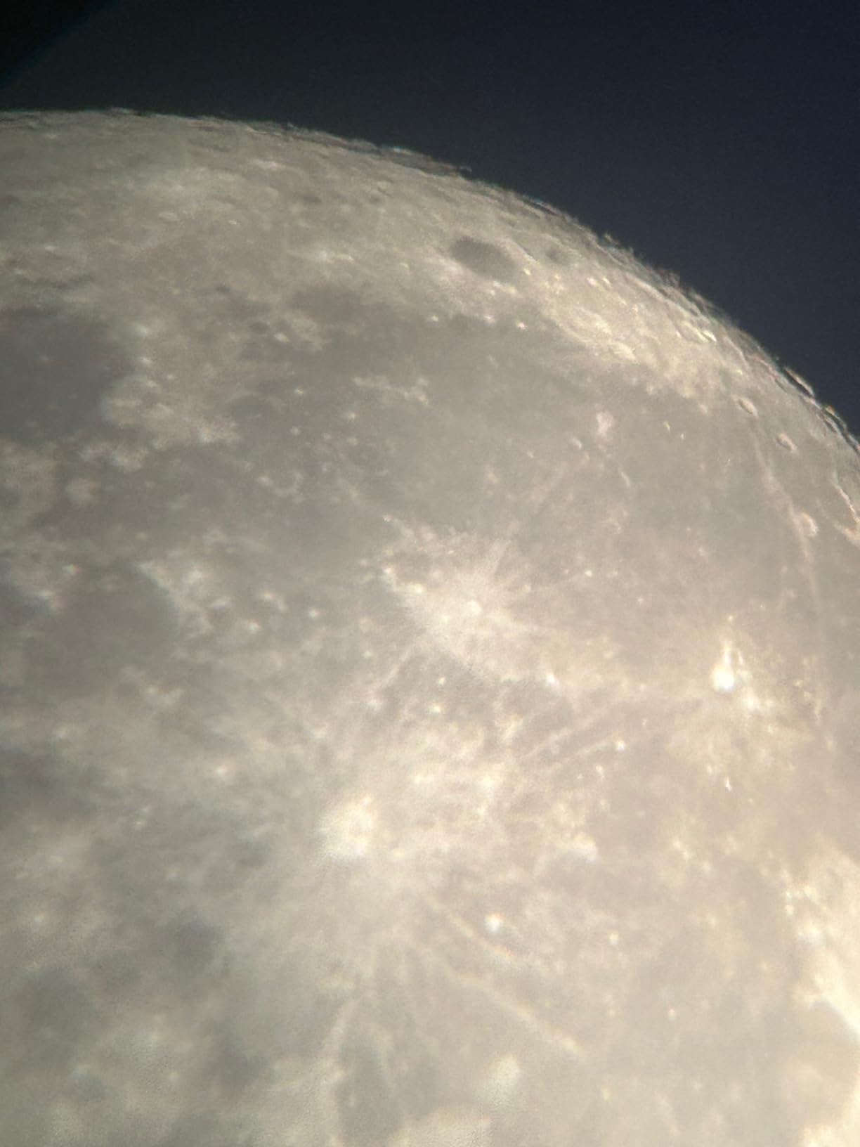 Celestron - 114LCM Computerized Newtonian Telescope - Telescopes for Beginners - 2 Eyepieces - Full-Height Tripod - Motorized Altazimuth Mount - Large 114mm Newtonian Reflector customer photo 2