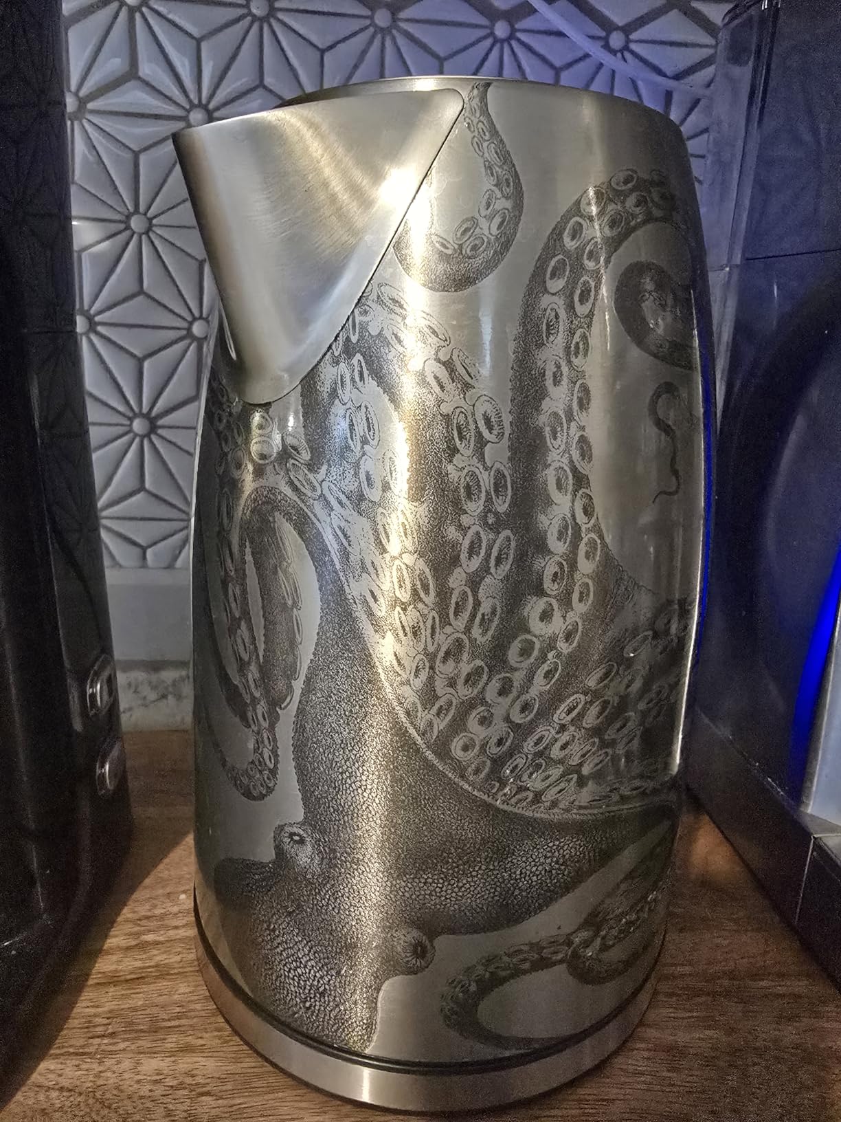 Cuisinart PerfecTemp 1.7-Liter Electric Kettle, Cordless Electric Tea Kettle, 1500W for Fast Heat-Up, 6 Preset Temperatures, 30-Minute Keep Warm, Stay Cool Nonslip Handle, CPK-17P1 customer photo 1