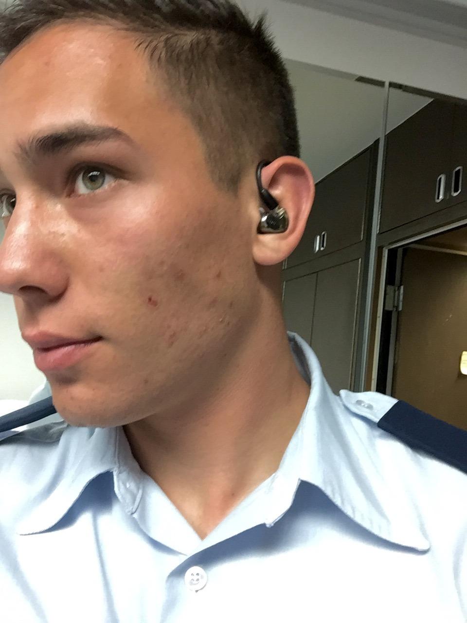 Shure SE425 PRO Wired Earbuds - Professional Sound Isolating Earphones with Detailed Sound, Dual-Driver Hybrid, Secure in-Ear Fit, Detachable Cable, Durable Quality, Clear customer photo 2