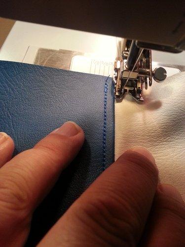 SINGER Heavy Duty 4423 (Grey) High Speed Sewing Machine + Accessories | 23 Built-In Stitches Deliver 97 Stitch Applications | 50% More Power, 1100 Stitches/Min | Metal Frame, 1-Step Buttonhole customer photo 1