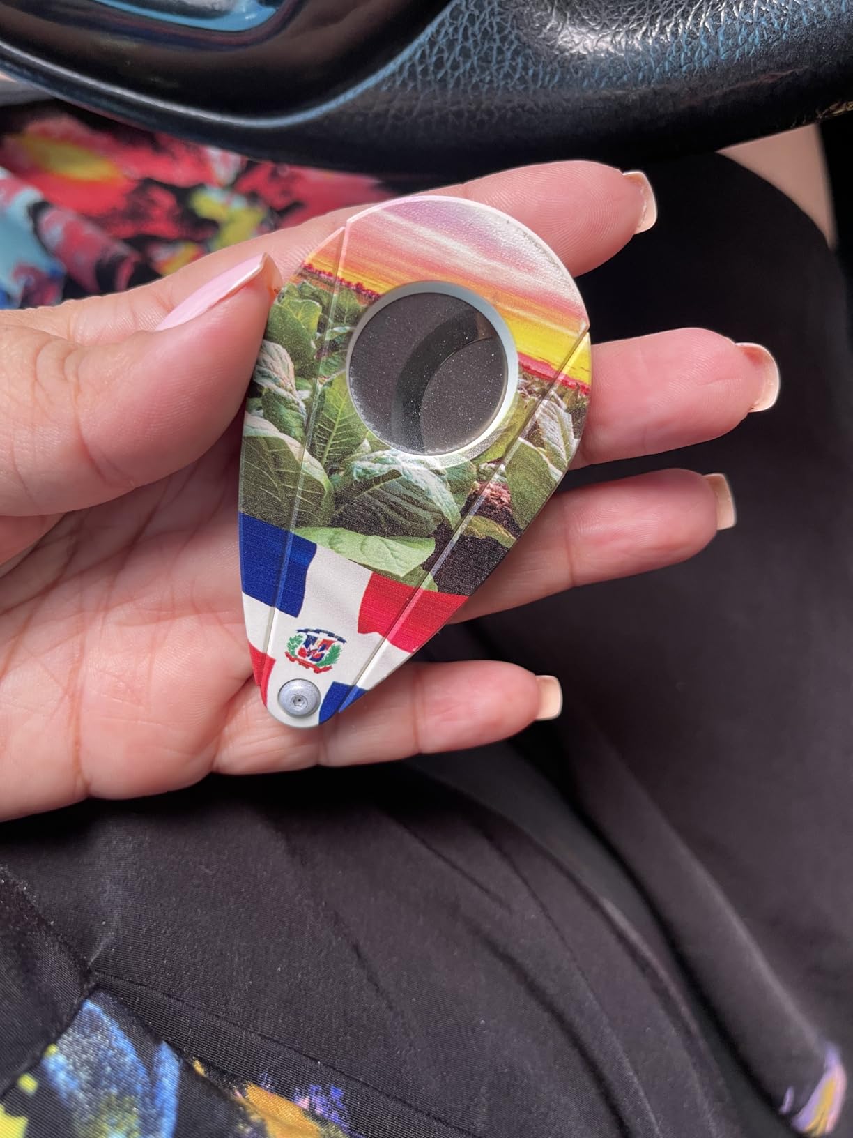 Xikar Xi2 Cigar Cutter - Precision Double Guillotine Cigar Snipper with 440 Stainless Steel Blades | Rockwell C Rated 54 to 60 Ring Gauge Cigar Clipper - Ergonomic Teardrop Design, Pearl White customer photo 1