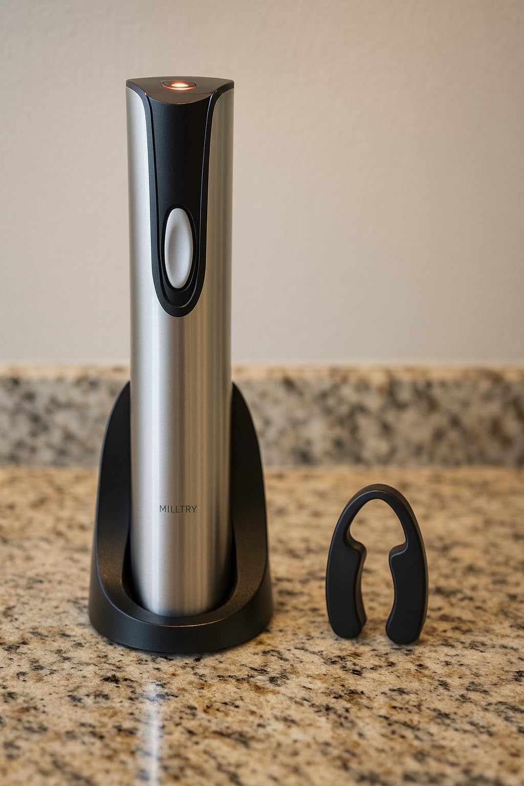 Oster Cordless Electric Wine Bottle Opener with Foil Cutter, Silver customer photo 2