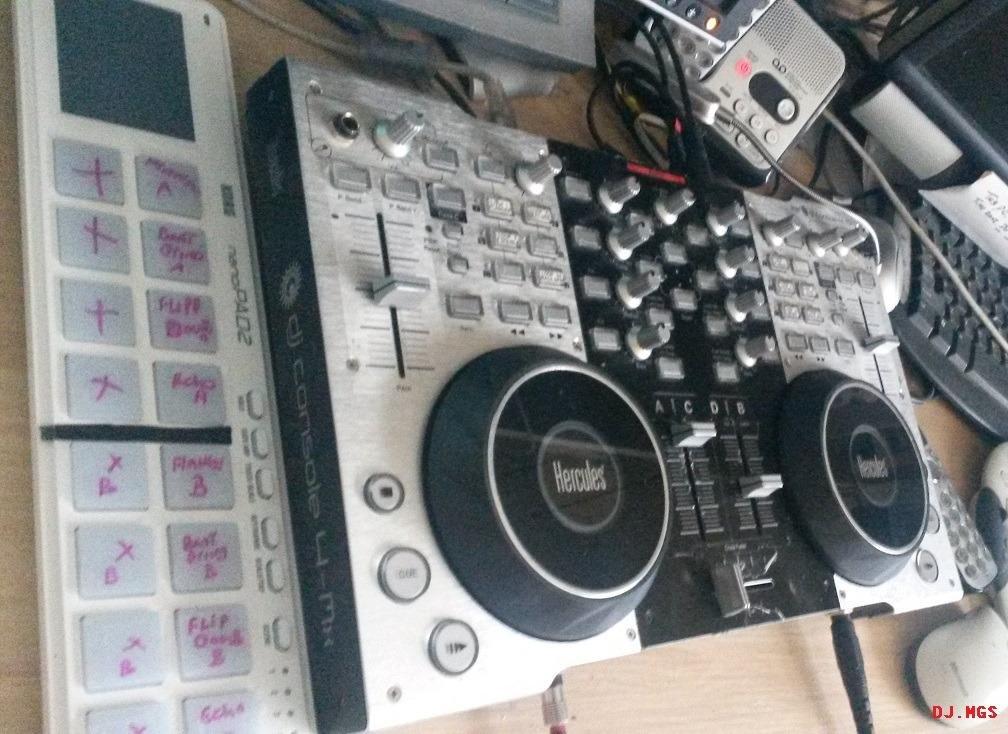 Korg nanoPAD2 Slim-Line USB MIDI Pads - Black customer photo 2