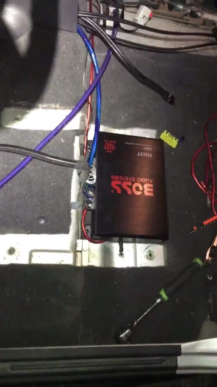 BOSS Audio Systems R1004 Riot Series 4 Channel Amplifier Car Audio - Class A/B, 400 High Output, 2-8 Ohm Stable, High/Low Level Inputs, Full Range customer photo 2