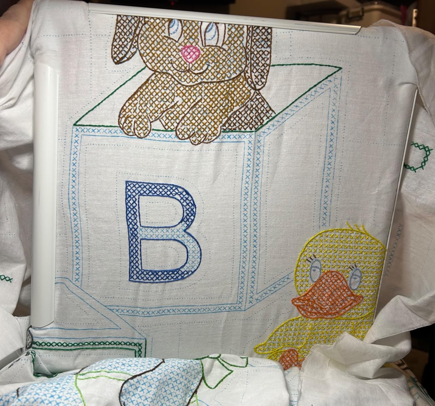 Dritz 3128 Quilt-N-Go Quilter's Lap Frame, 14 x 14-Inch , White customer photo 2