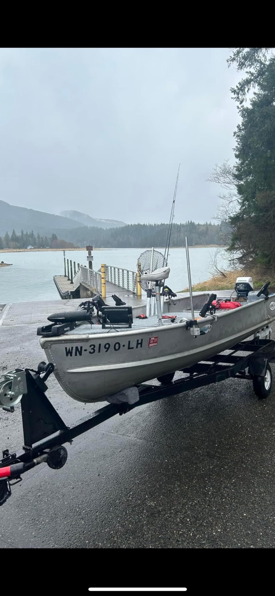 Minn Kota Edge Bow-Mount Electric Trolling Motor with Foot Pedal Control - 45 Lb. Thrust, 36 In. Shaft, Freshwater customer photo 1