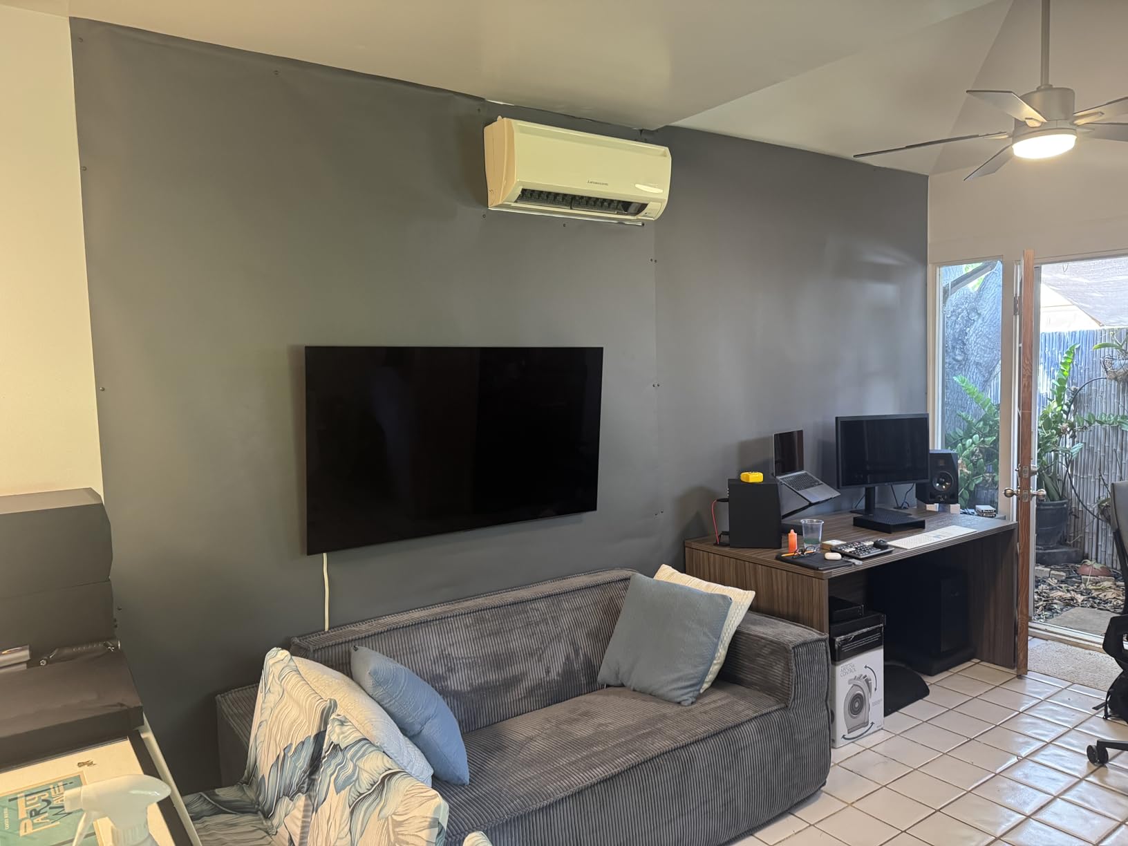 Savage Seamless Background Paper - #20 Black (107