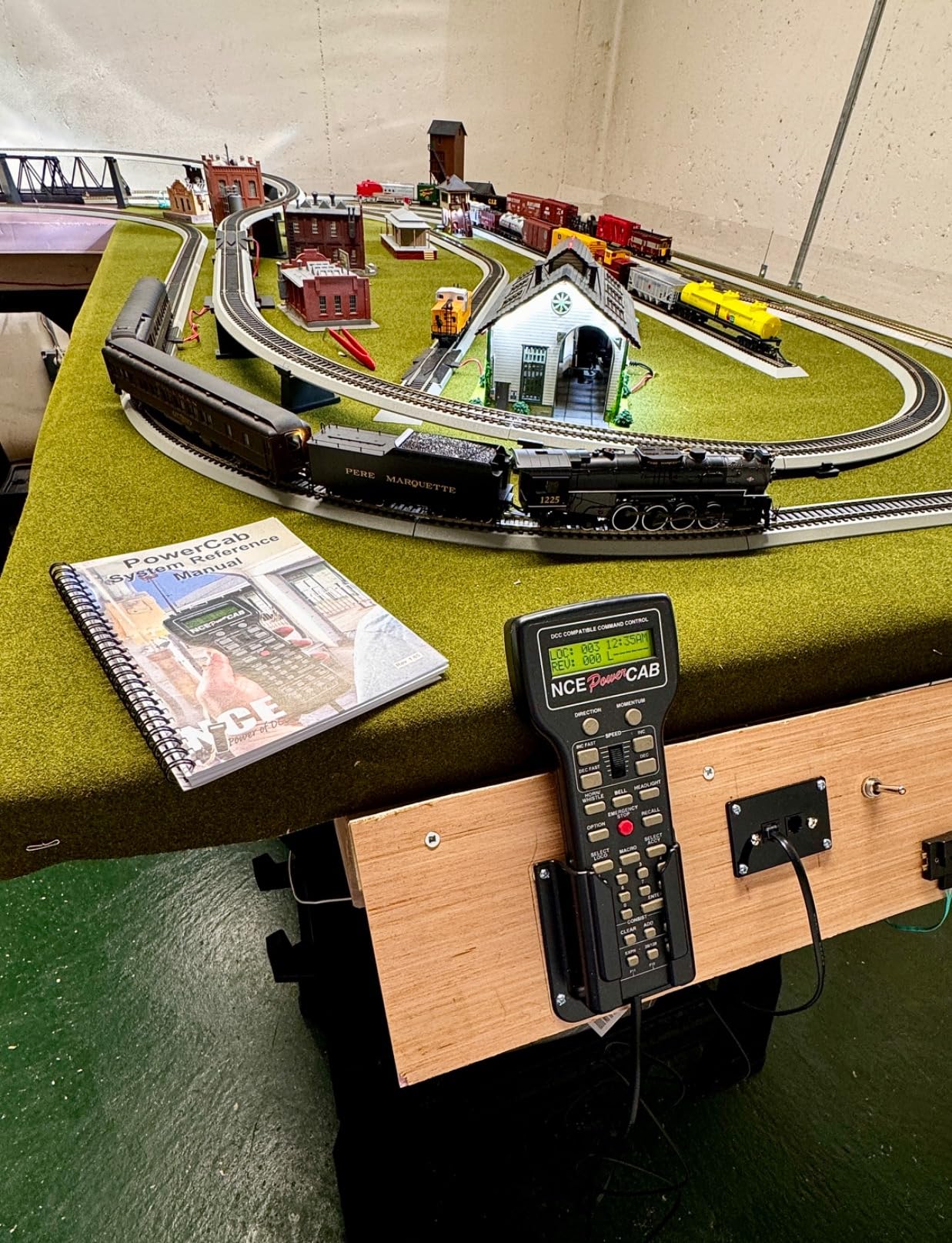 NCE Power Cab DCC Starter Set NCE5240025 customer photo 2