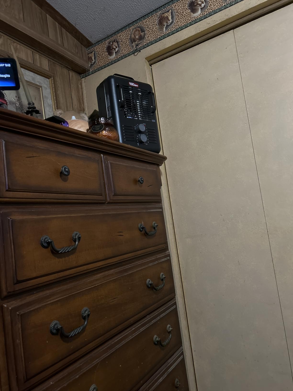 Comfort Zone Electric Portable Milkhouse Style Utility Space Heater with Adjustable Thermostat, Overheat Protection, and Safety Tip-Over Switch, Ideal for Garage or Greenhouse, 1,500W, CZ798BK customer photo 1