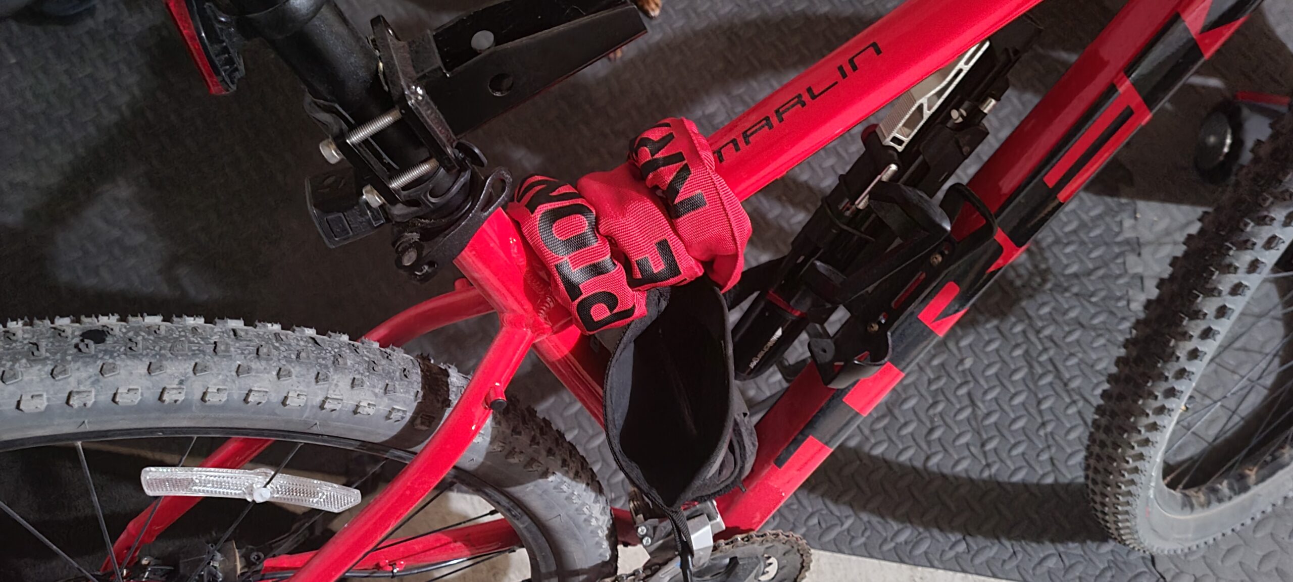 Kryptonite Keeper 785 Bike Chain Lock, 2.8 Feet Long Heavy Duty Anti-Theft Bicycle Chain Lock with Keys for Bike, Motorcycle, Scooter, Bicycle, Door, Gate, Fence customer photo 2