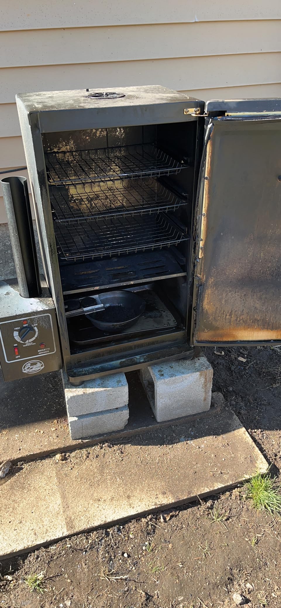 Original Bradley Smoker BS611 4-Rack Natural Draft Vertical Electric Smoker customer photo 1