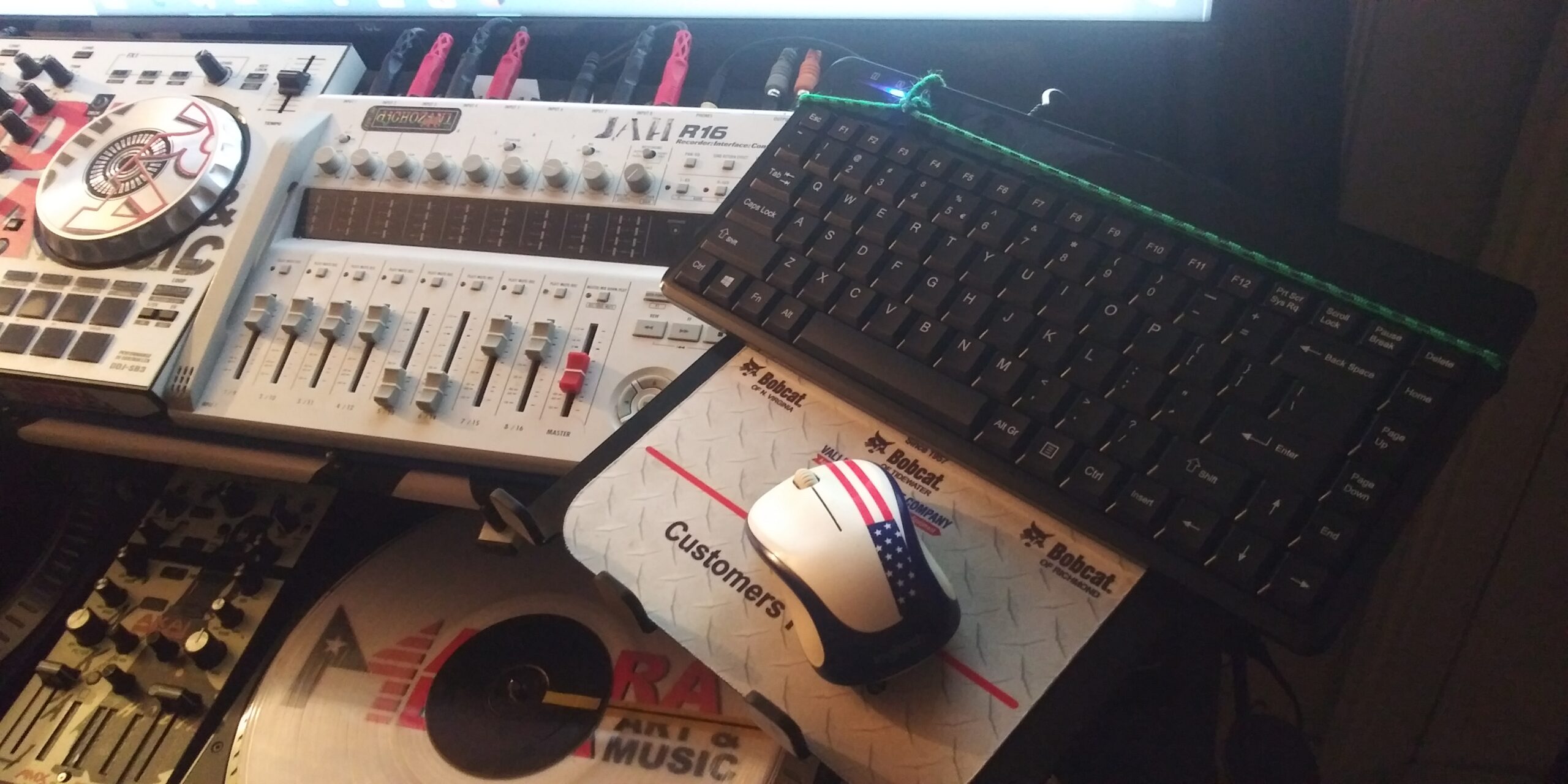 Perixx PERIBOARD-409H Wired USB Mini Keyboard with 2 USB Hubs, Black, US English Layout customer photo 1