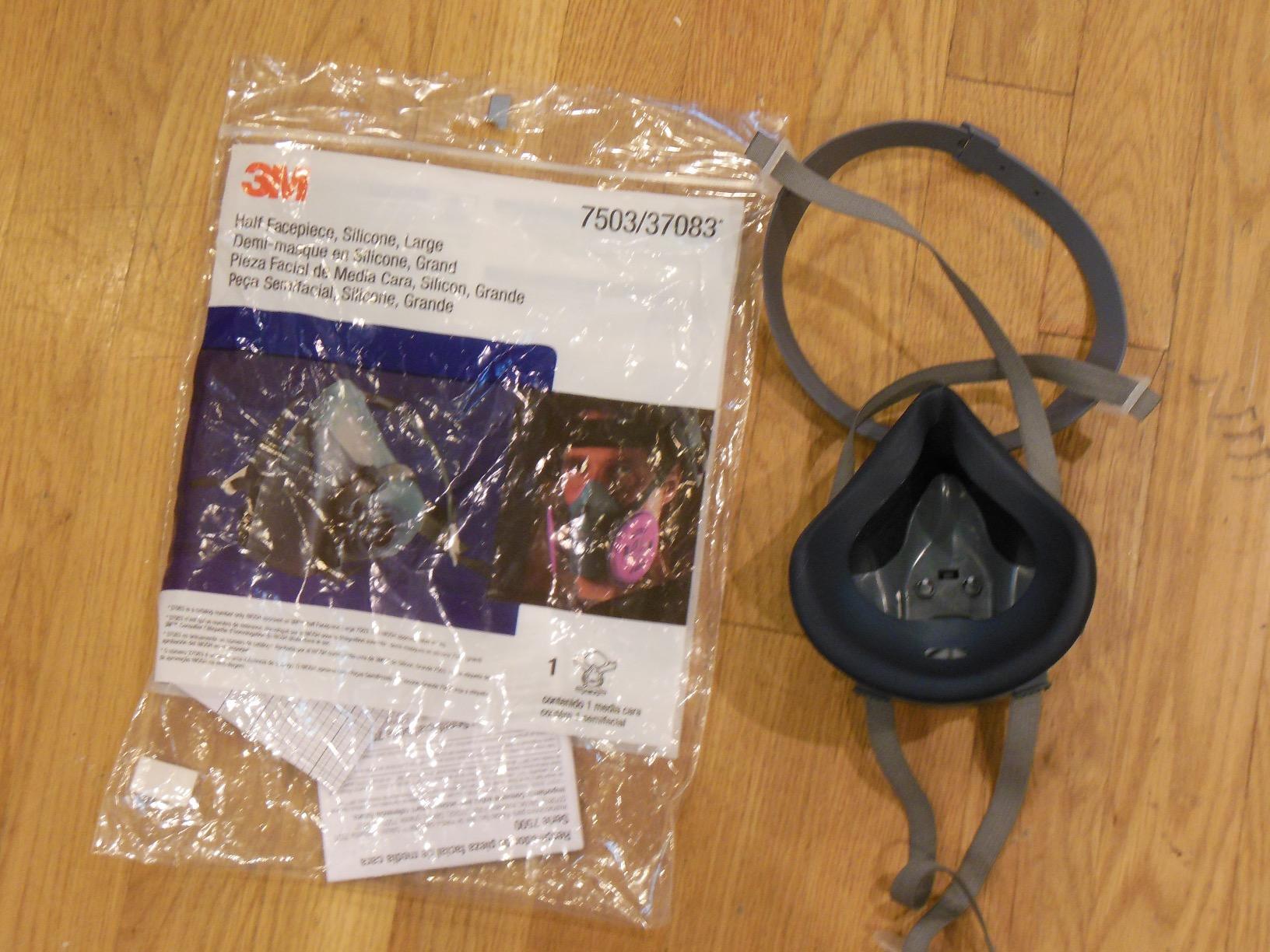 3M Reusable Respirator Half Facepiece 7502, NIOSH, 3M Cool Flow Valve, Dual Airline Supplied Air Compatible, Integrated Dropdown Suspension, Bayonet Connections, For Chemical Handling, Painting, Med customer photo 2