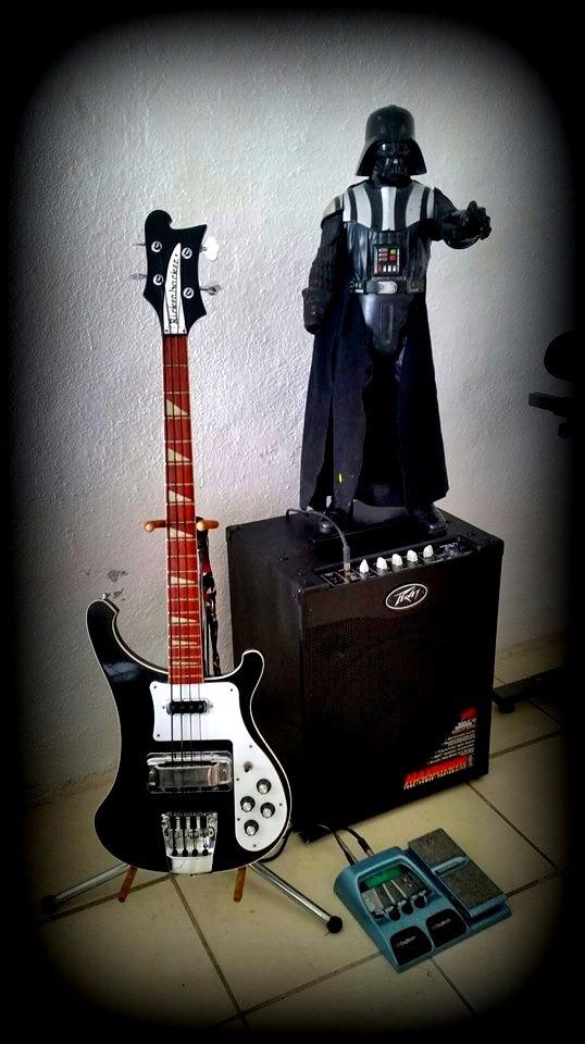 Peavey MAX 158 20-Watt Bass Amp Combo customer photo 1