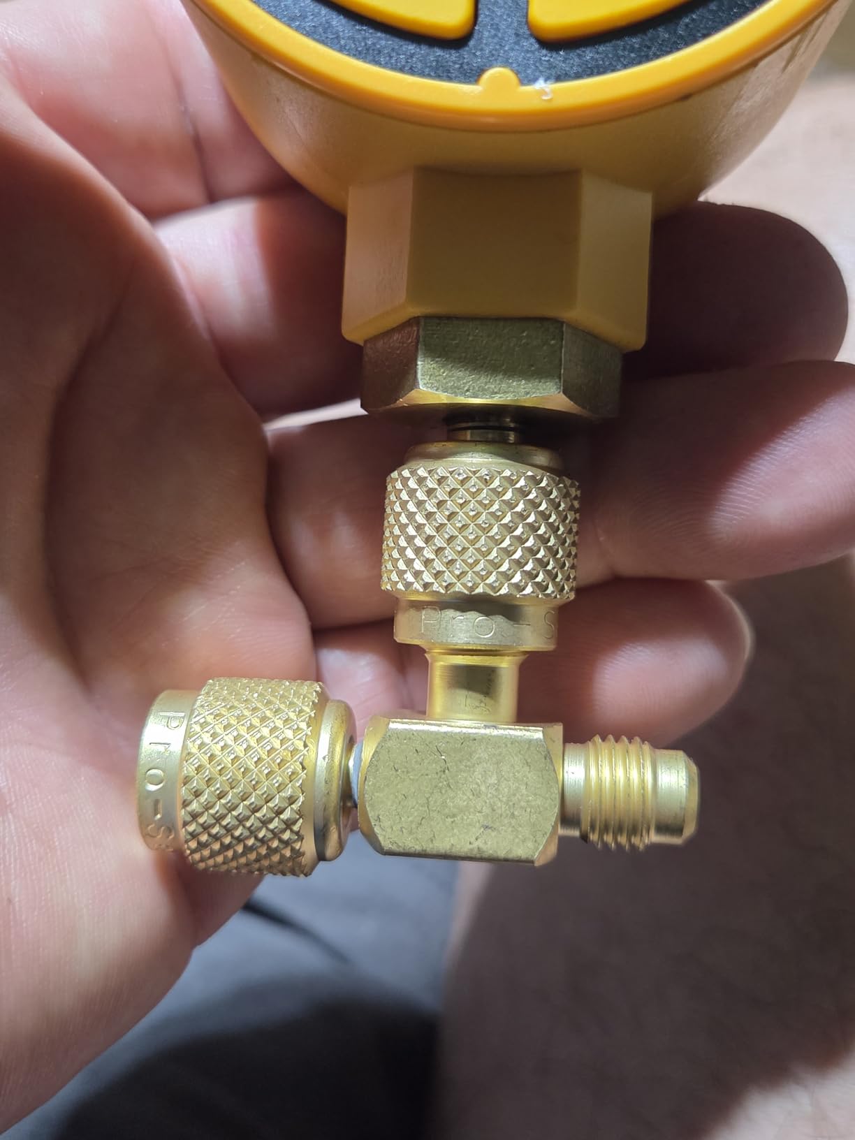 CPS VG200 Digital Vacrometer Vacuum Gauge, Measures Microns, Millibar, TORR, Inches/HG, Two Button Operation, Automatic Temperature Compensation, 5-digit LCD Display, Padded Case, T-Fitting and Hook customer photo 2