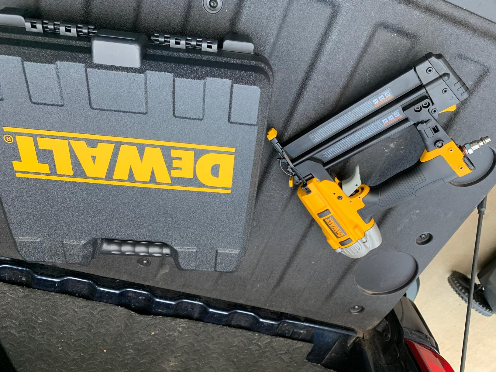 DEWALT Brad Nailer Kit, 18GA, 5/8-Inch to 2-Inch, Pneumatic (DWFP12231) customer photo 1