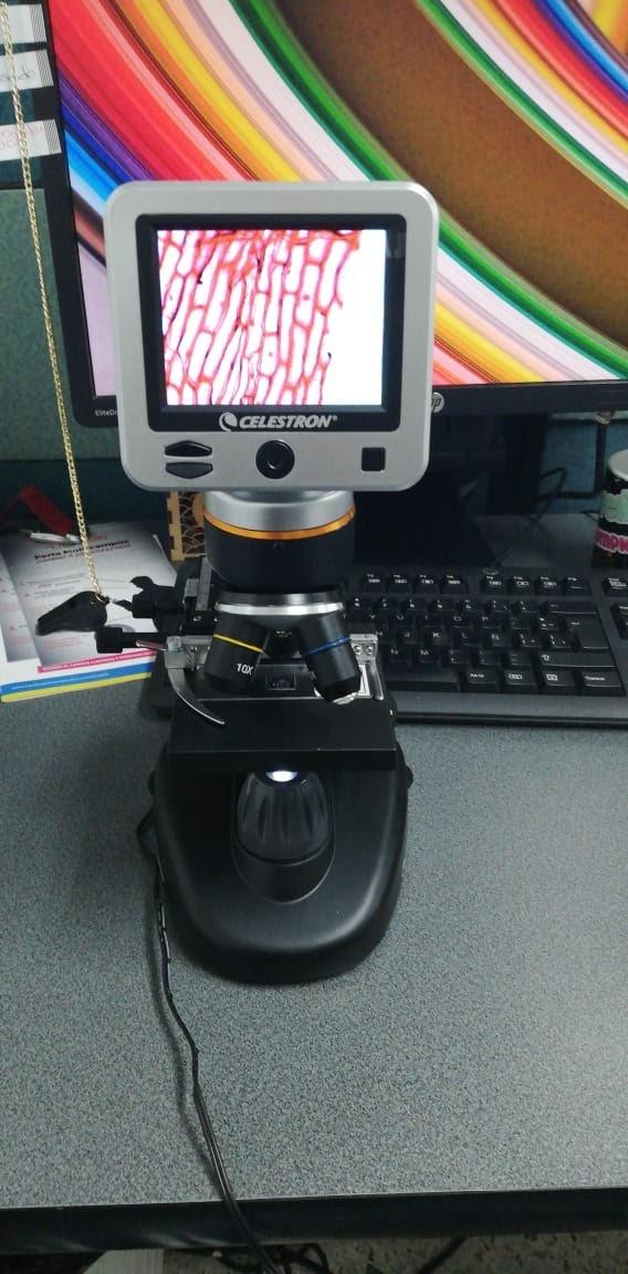 Celestron LCD Digital Microscope II - 3.5