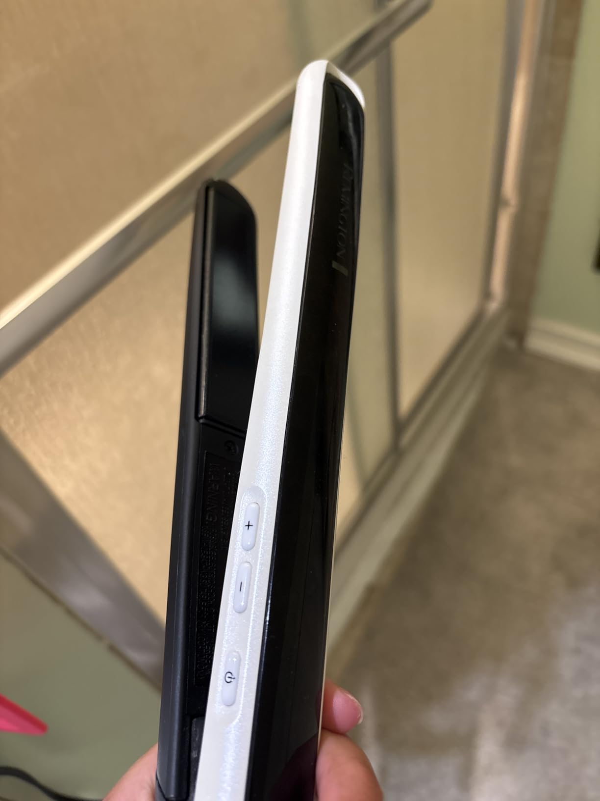 Remington Pearl Pro Ceramic Flat Iron Hair Straightener, 1-inch Floating Plates, Fast 30 Second Heat up, Black & White customer photo 1