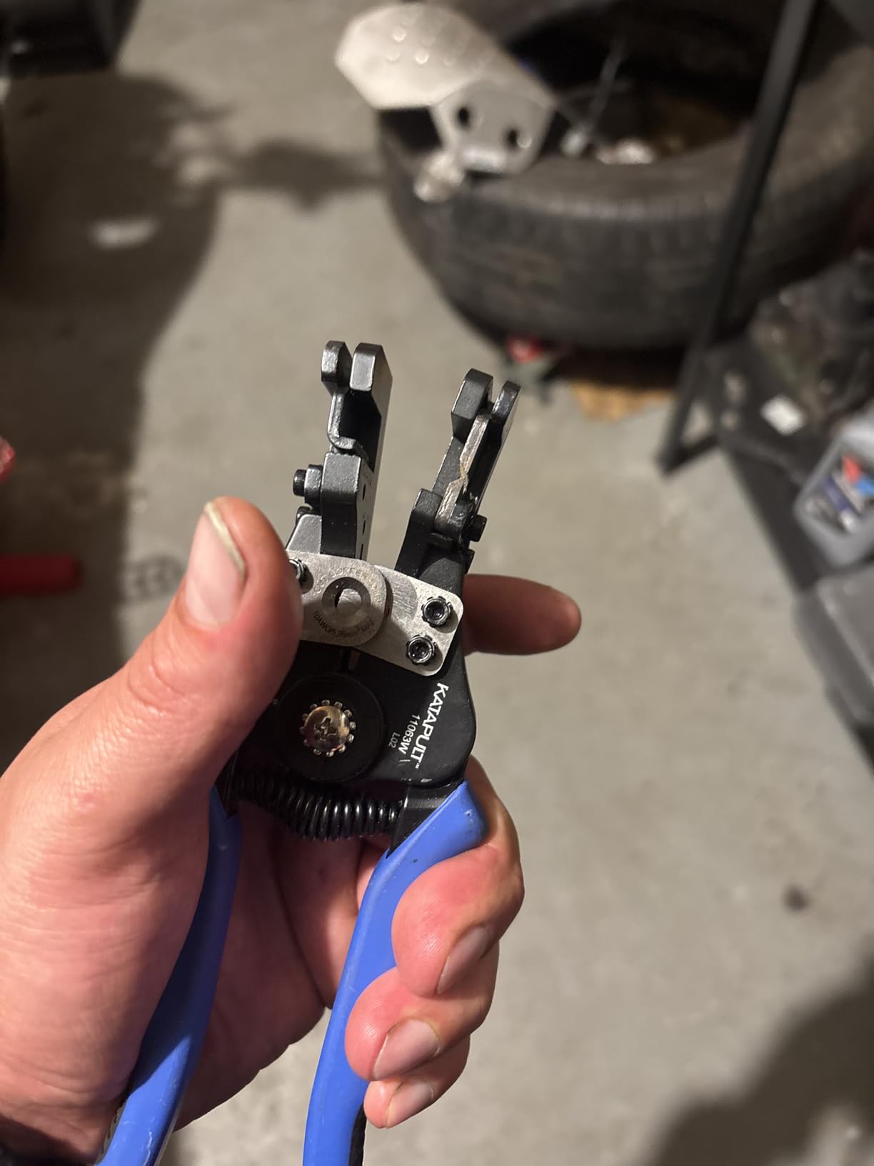 Klein Tools 11063W Wire Cutter/Stripper, Heavy Duty Automatic Tool for 8-20 AWG Solid and 10-22 AWG Stranded Electrical Wire customer photo 1