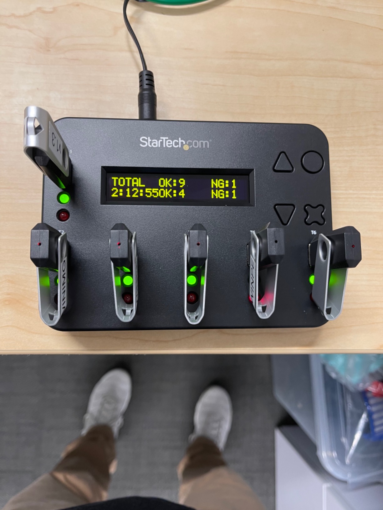 StarTech.com Standalone 1 to 2 USB Flash Drive Duplicator / Cloner / Eraser, Multiple USB Thumb Drive Copier / Sanitizer, System File / Sector-by-Sector Copy, 1.5 GB/min, 3-Pass Erase, LCD, TAA customer photo 4