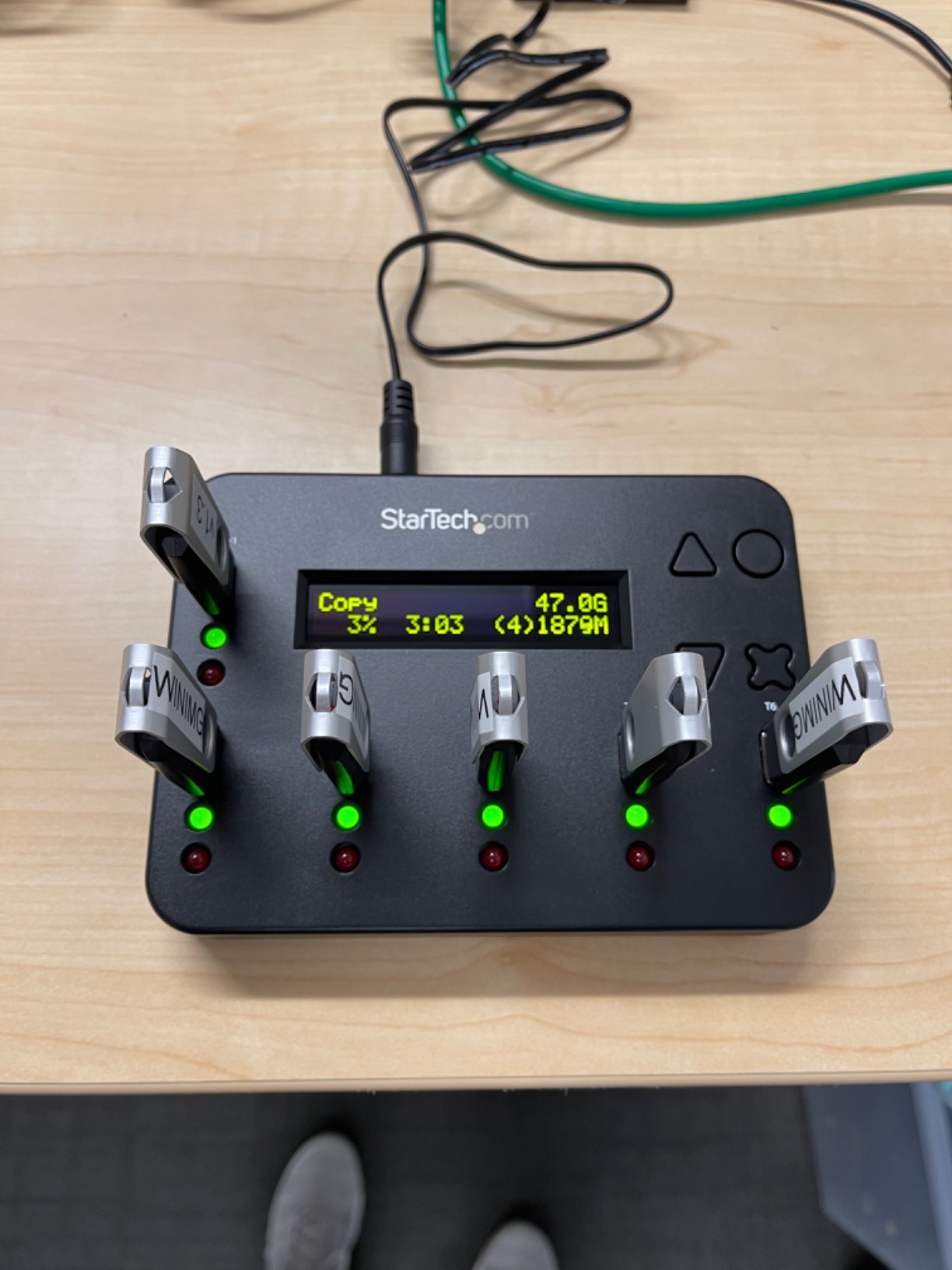 StarTech.com Standalone 1 to 2 USB Flash Drive Duplicator / Cloner / Eraser, Multiple USB Thumb Drive Copier / Sanitizer, System File / Sector-by-Sector Copy, 1.5 GB/min, 3-Pass Erase, LCD, TAA customer photo 5