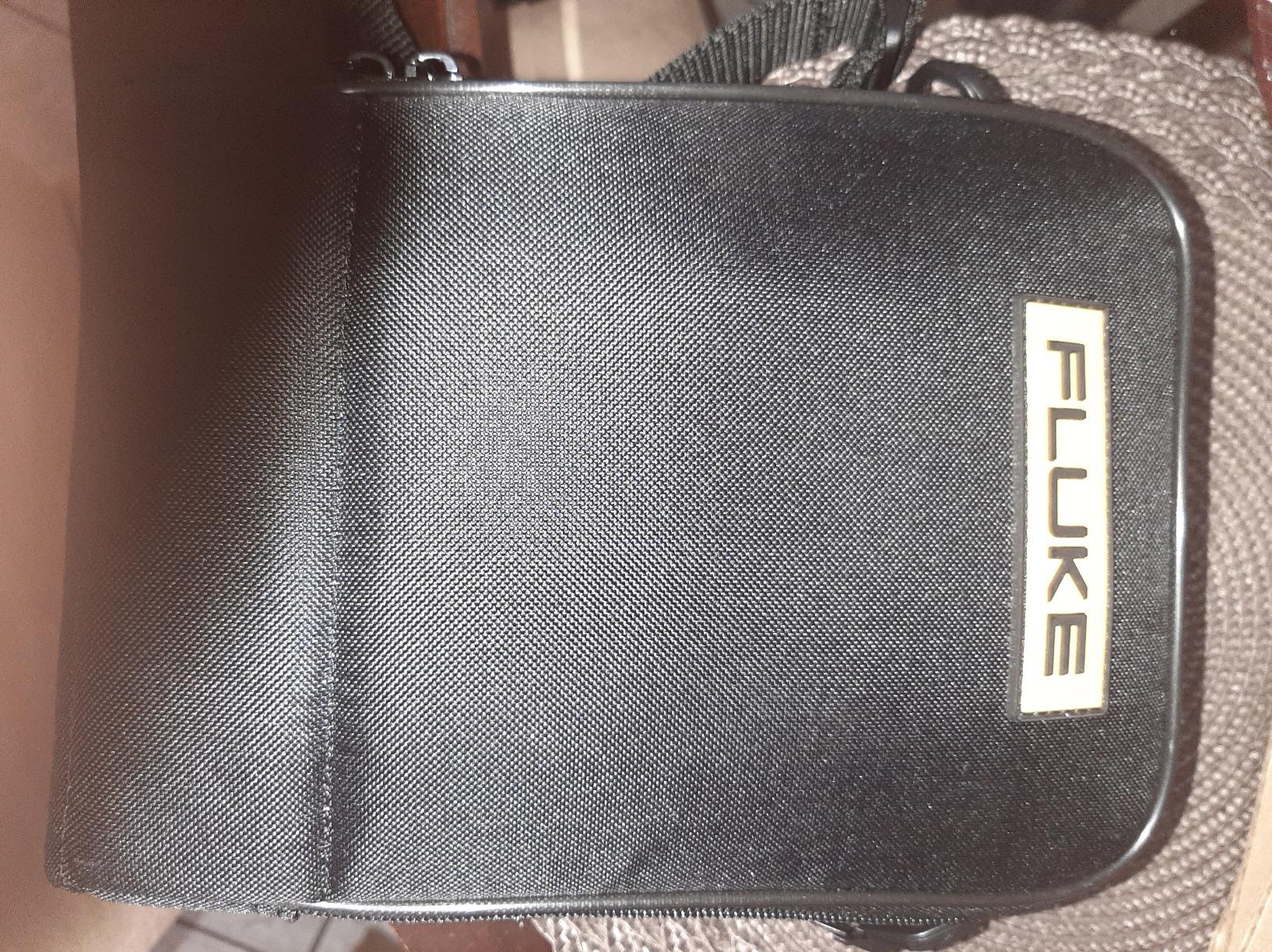 Fluke 116/323 Multimeter and Clamp Meter HVAC Combo Kit, AC/DC Voltage, AC Current 400 A, Microamps to Test Flame Sensors, Includes Temp Probe, Test Leads, TPAK and Carrying Case customer photo 2