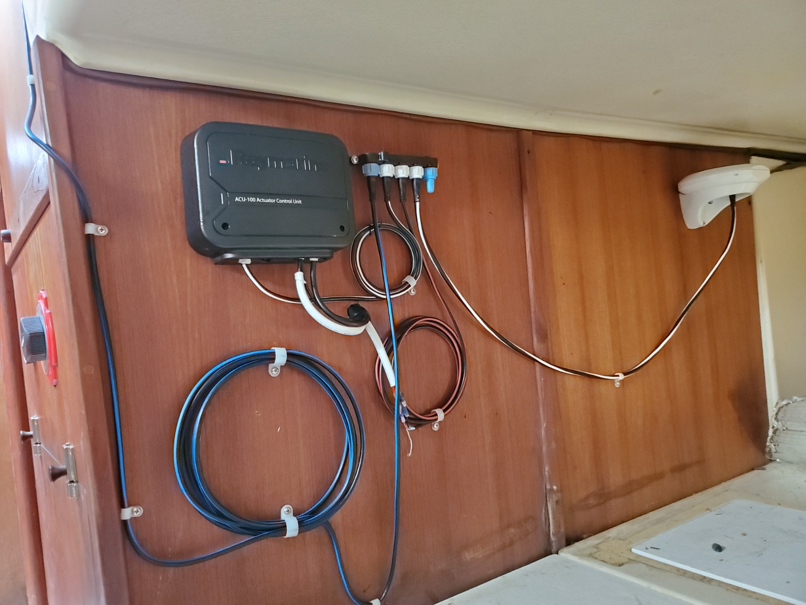 Raymarine EV-100 p70 Wheel Pilot Pack customer photo 2
