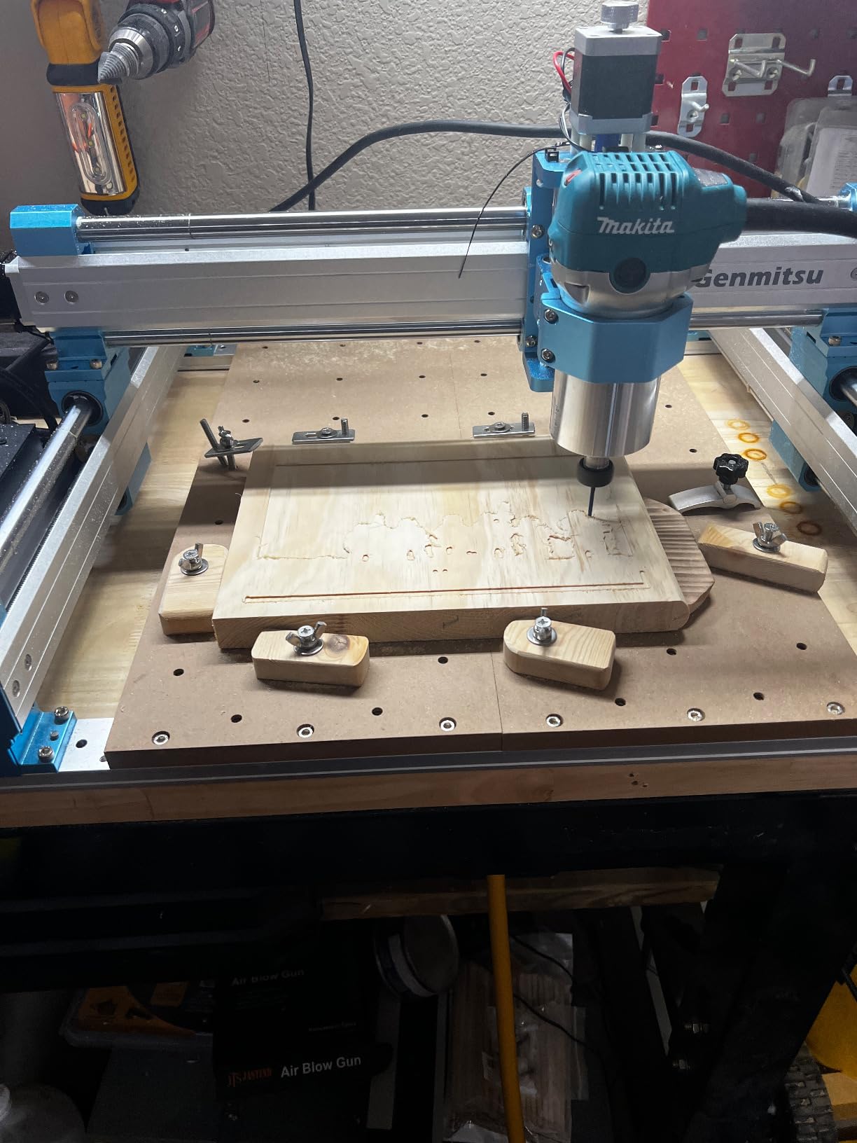 Makita RT0701C 1-1/4 HP Compact Router customer photo 2