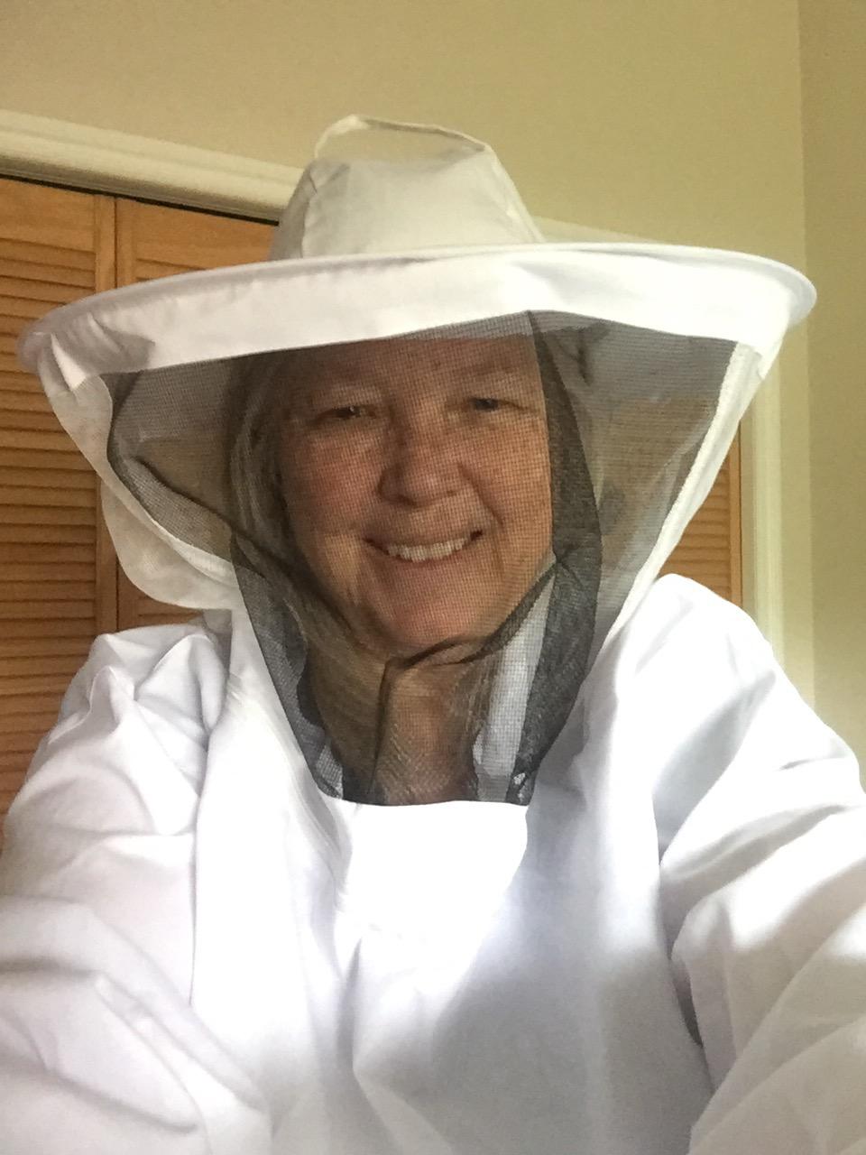 VIVO Professional White Large Beekeeping Suit, Jacket, Pull Over, Smock with Veil, BEE-V105 customer photo 1