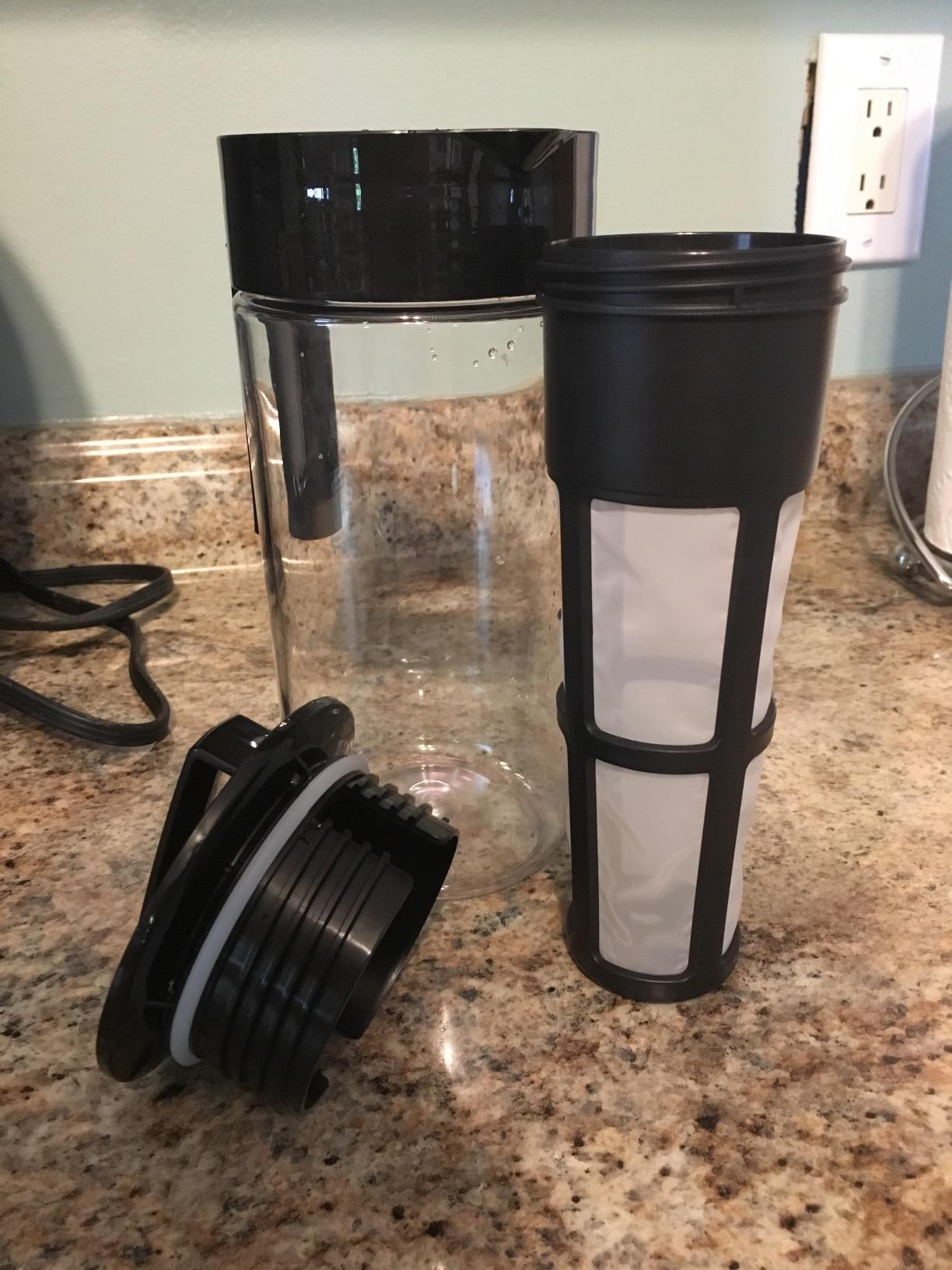 Takeya Tritan Cold Brew Coffee Maker - Airtight Pitcher with Leak-Free Lid - BPA-Free Cold Brew Maker with Silicone Handle - Dishwasher-Safe Pitcher for Homemade Cold Brew - 1 Quart, Black customer photo 2