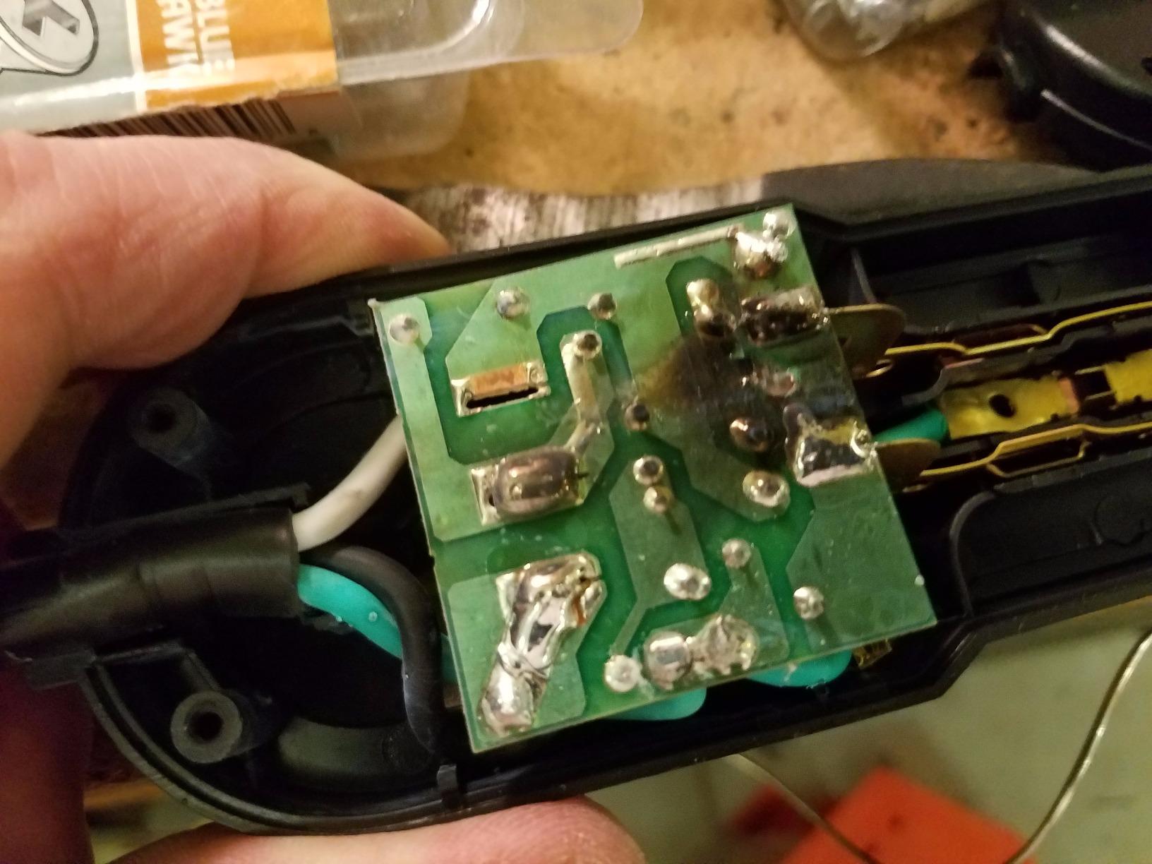 CyberPower CSB6012 Essential Surge Protector, 1200J/125V, 6 Outlets, 12ft Power Cord, Black customer photo 1