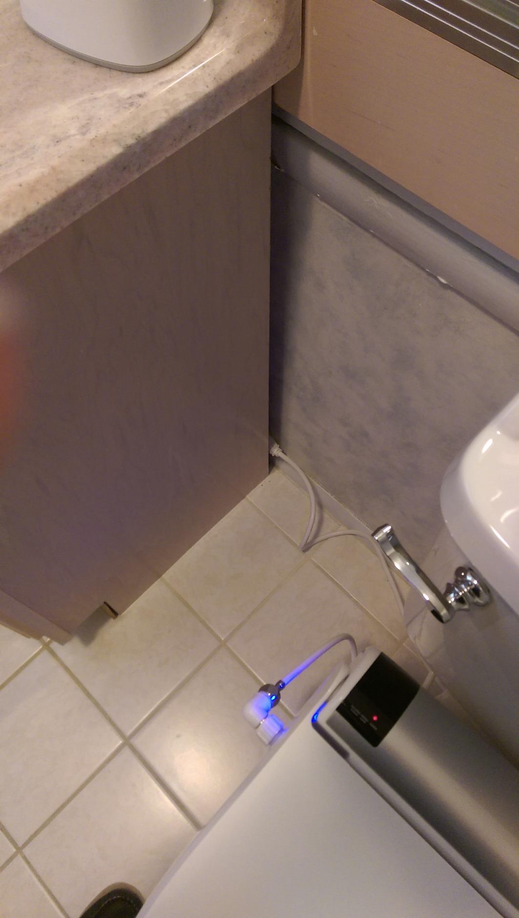 Bio Bidet BB-2000 Bliss Electric Bidet Toilet Seat, Warm Water with Air Dryer, Heated Seat with Sensor and Slow Close Lid, Night Light, Remote Control, Elongated, White customer photo 2