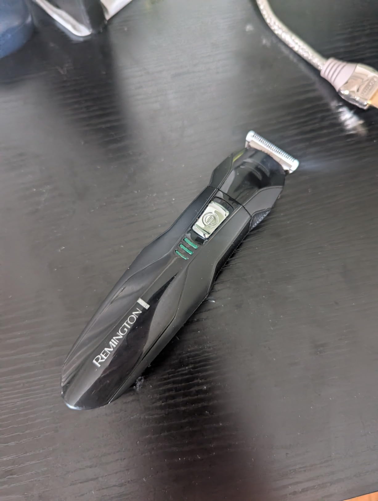 Remington All-in-One Grooming Kit, Lithium Powered, 8 Piece Set with Trimmer, Men's Shaver, Clippers, Beard and Stubble Combs, PG6025, Black customer photo 2